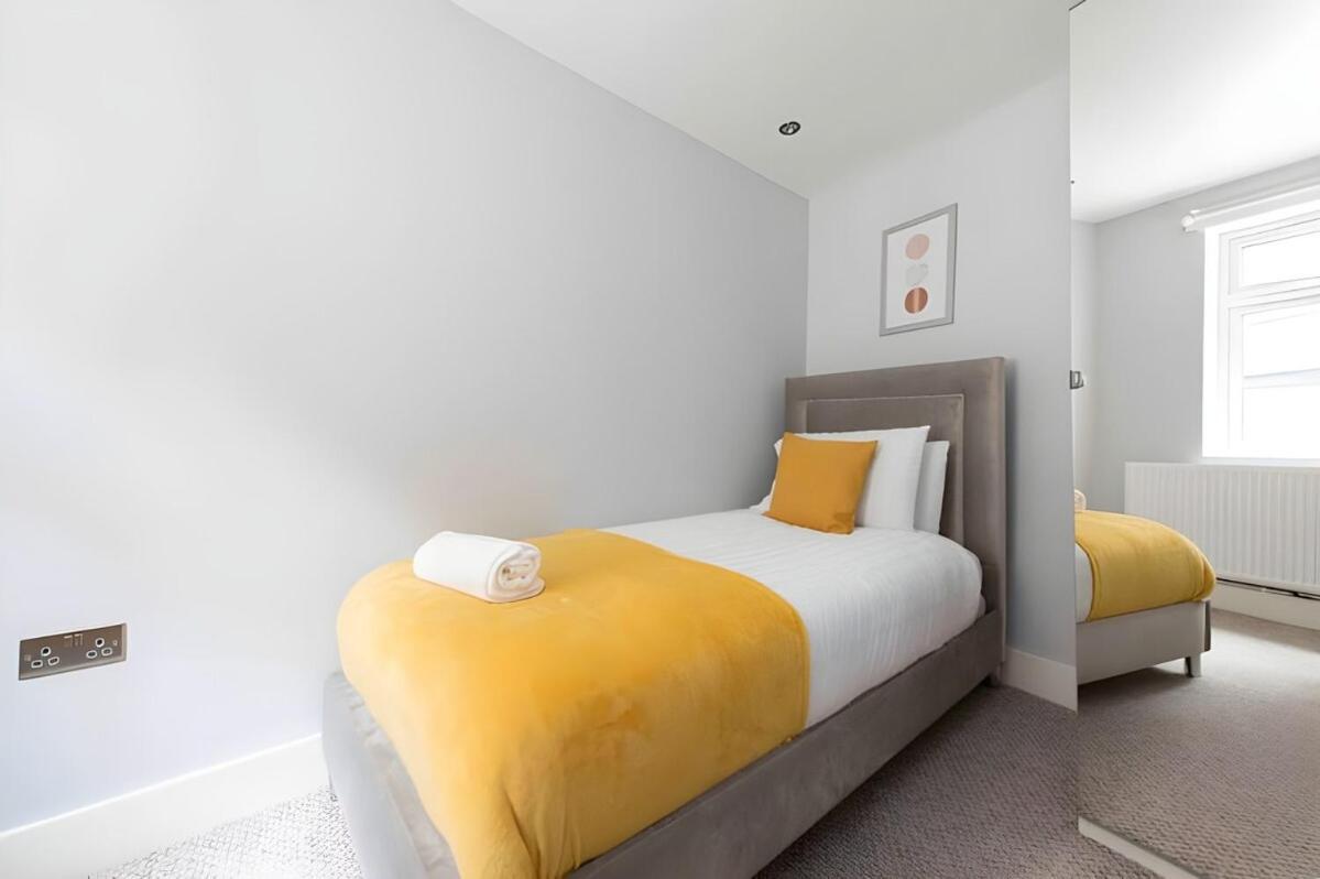 2 Bed House In Woolwich Apartment *