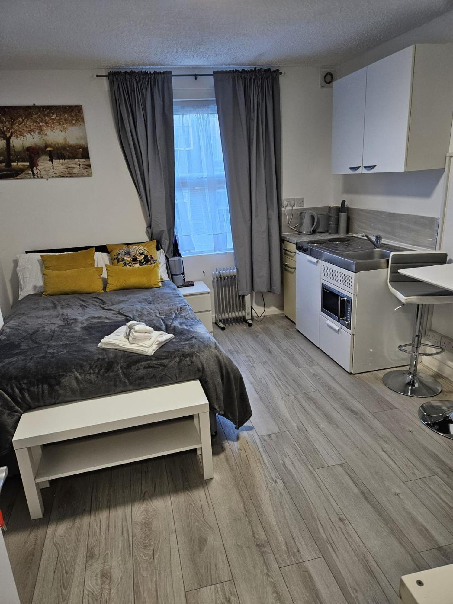 Small And Compact Flat Great Connection 791 Appartement *