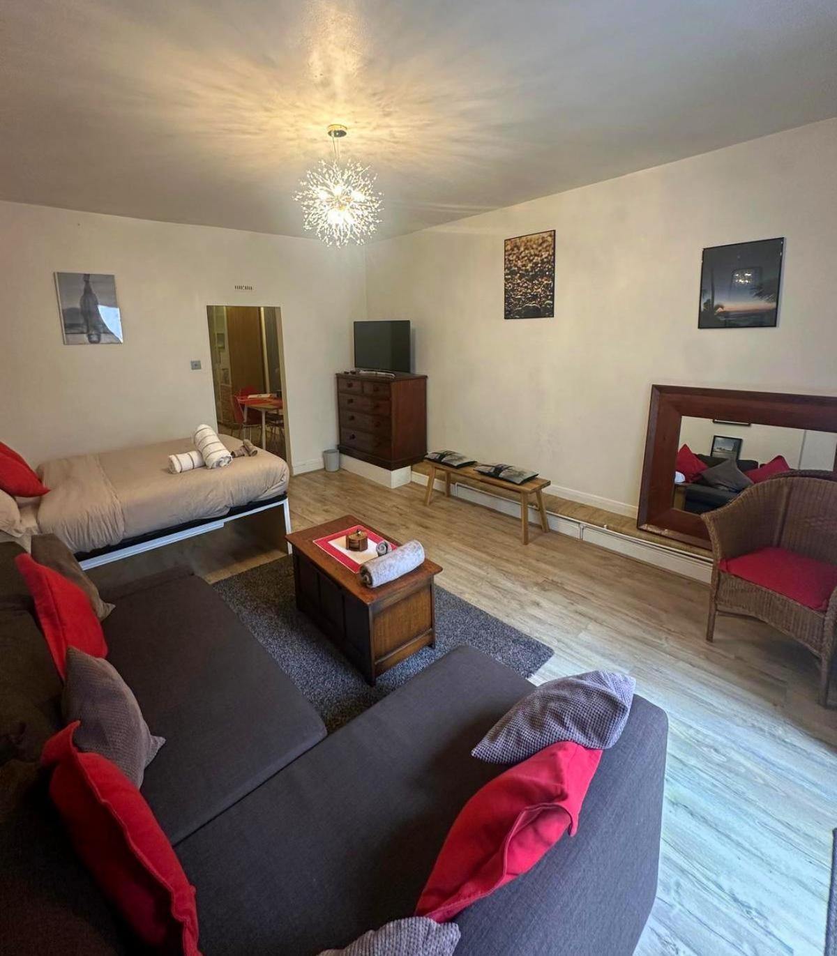 Spacious Private * London