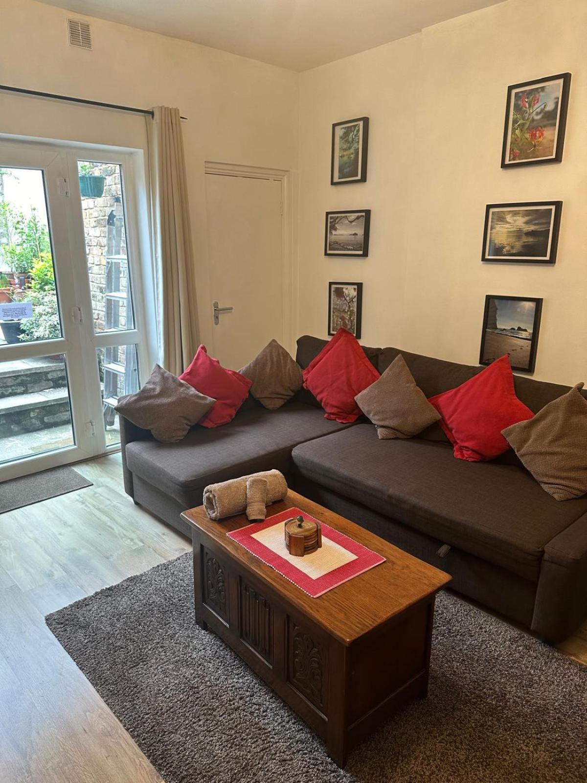Spacious Private Apartment London