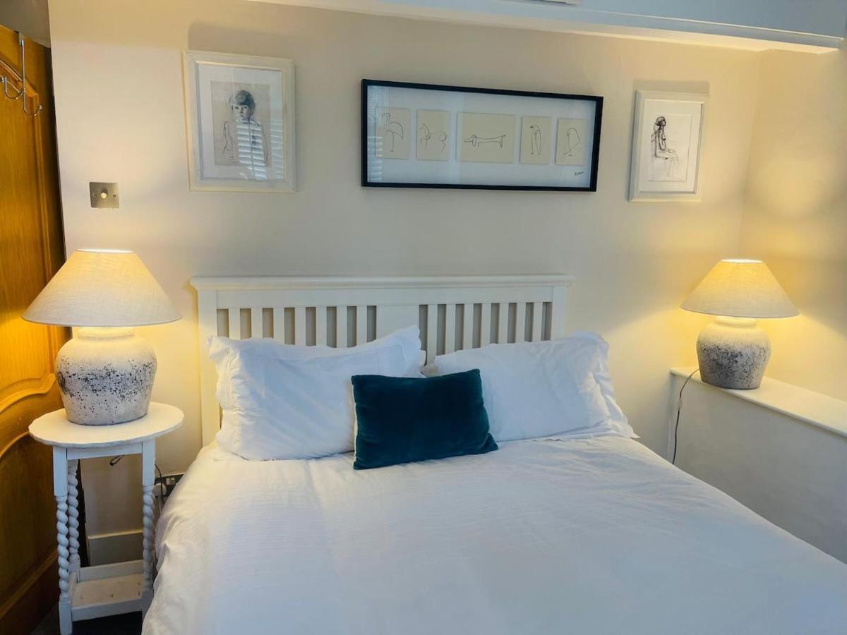 Beautiful Two Bedroom Flat In Kensington London