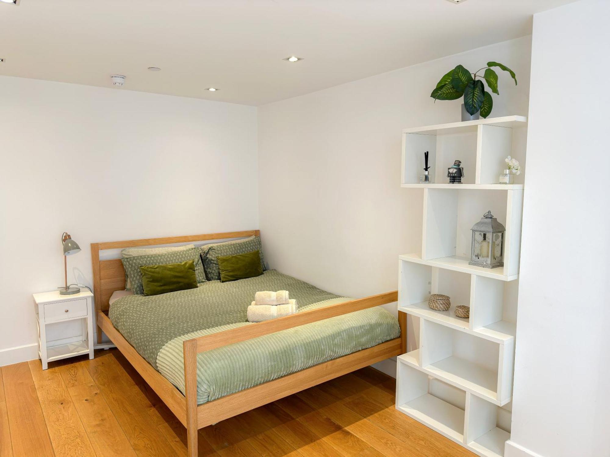 Leilighet Spacious 3-bedroom Flat In Holloway With Unique Patio With Free Wi-fi *
