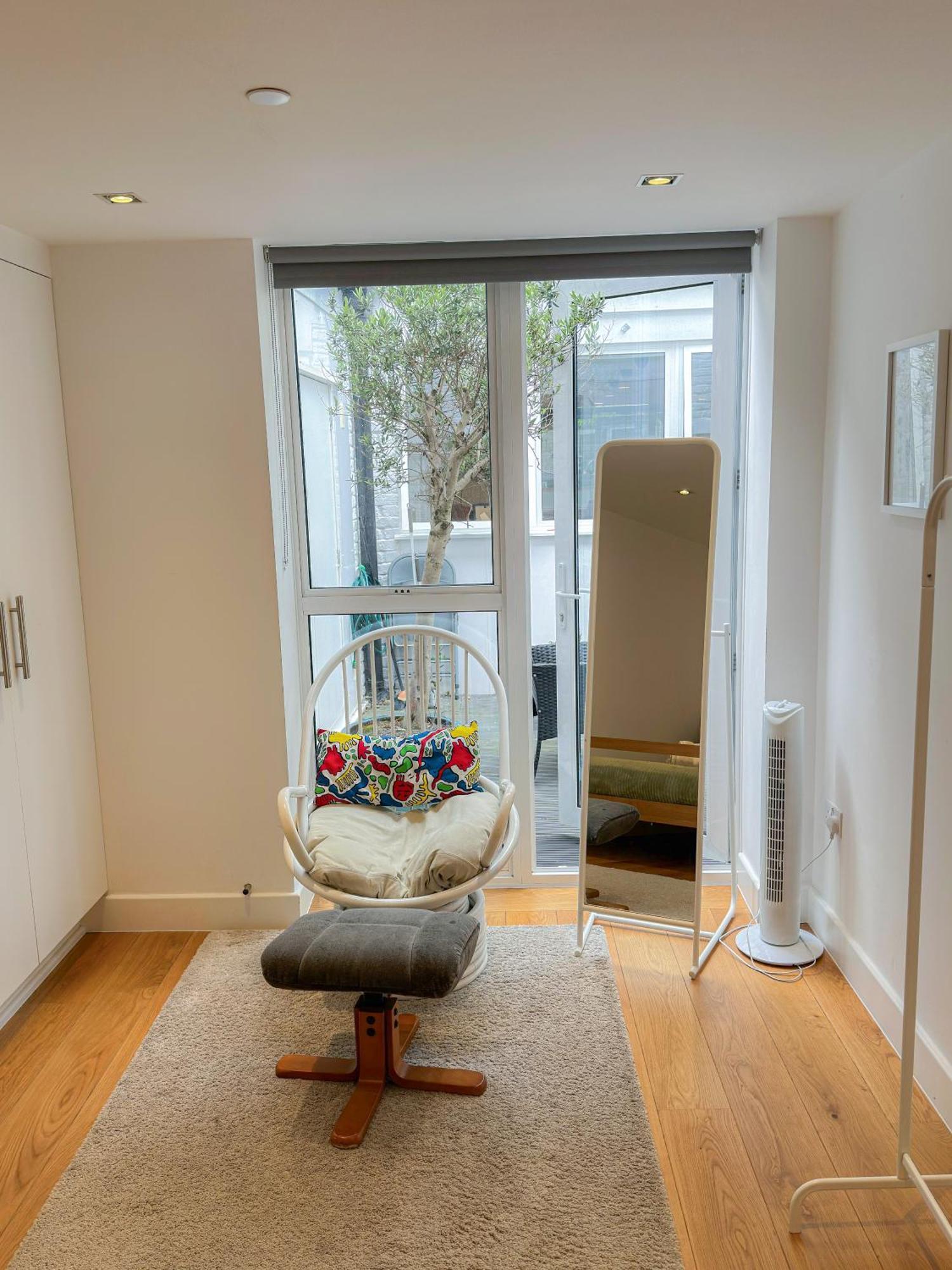 Spacious 3-bedroom Flat In Holloway With Unique Patio With Free Wi-fi * London