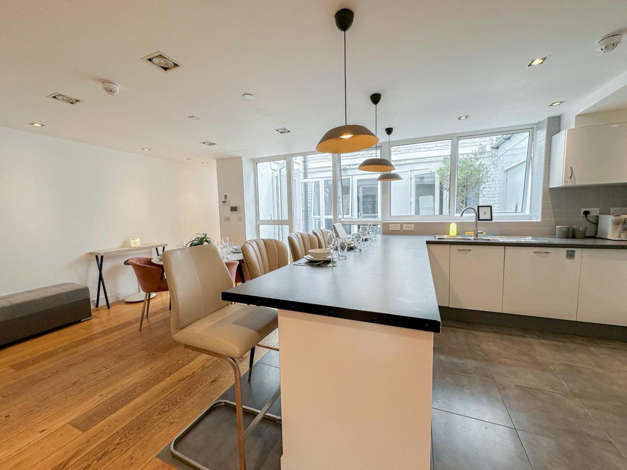 Spacious 3-bedroom Flat In Holloway With Unique Patio With Free Wi-fi Leilighet