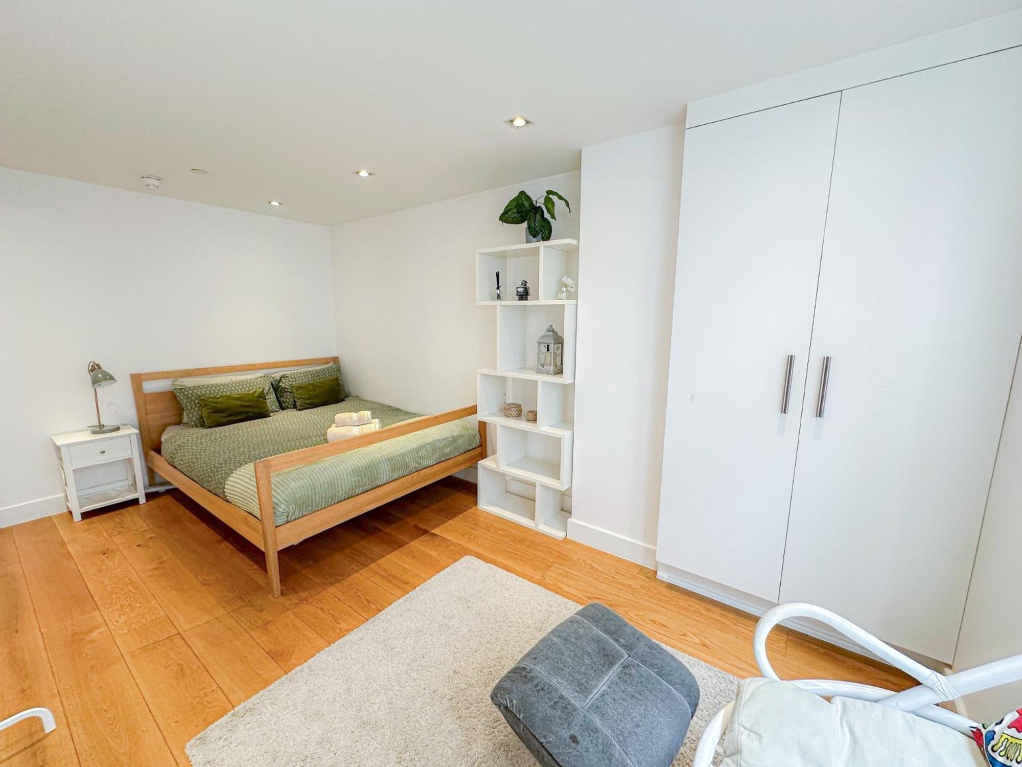 Leilighet Spacious 3-bedroom Flat In Holloway With Unique Patio With Free Wi-fi London