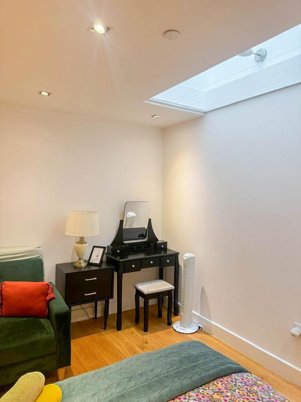 Leilighet Spacious 3-bedroom Flat In Holloway With Unique Patio With Free Wi-fi