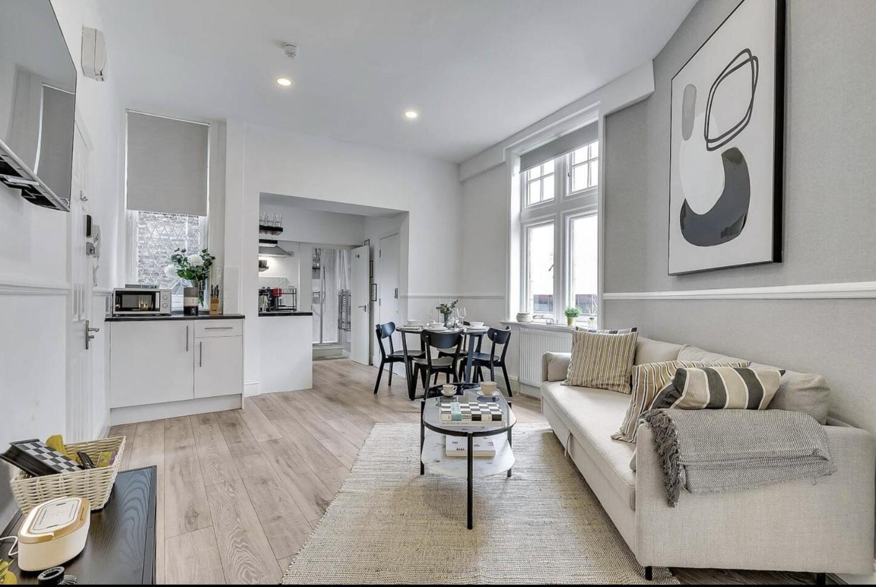 Apartment Vibrant Kensington Street London