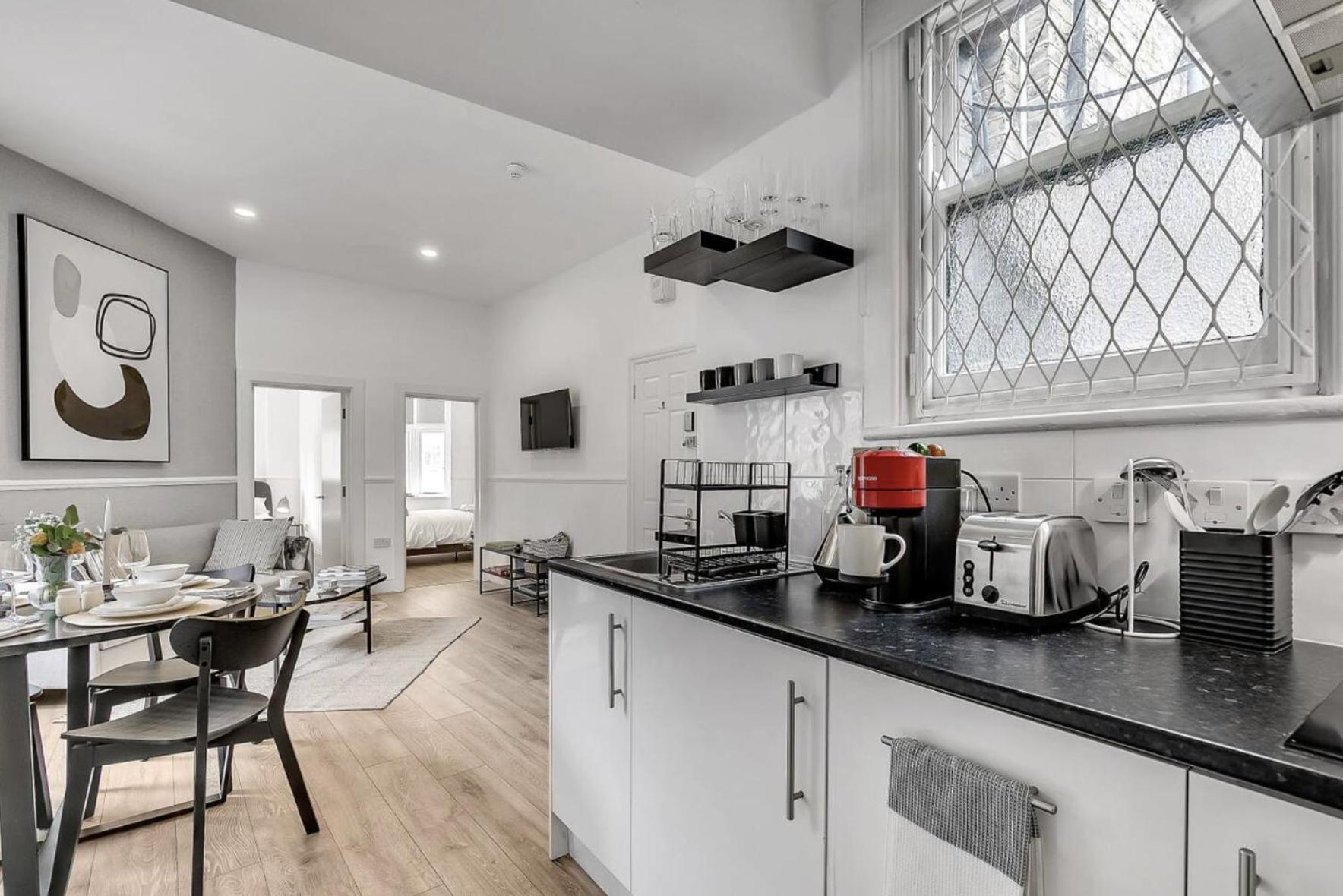 Apartment Vibrant Kensington Street London