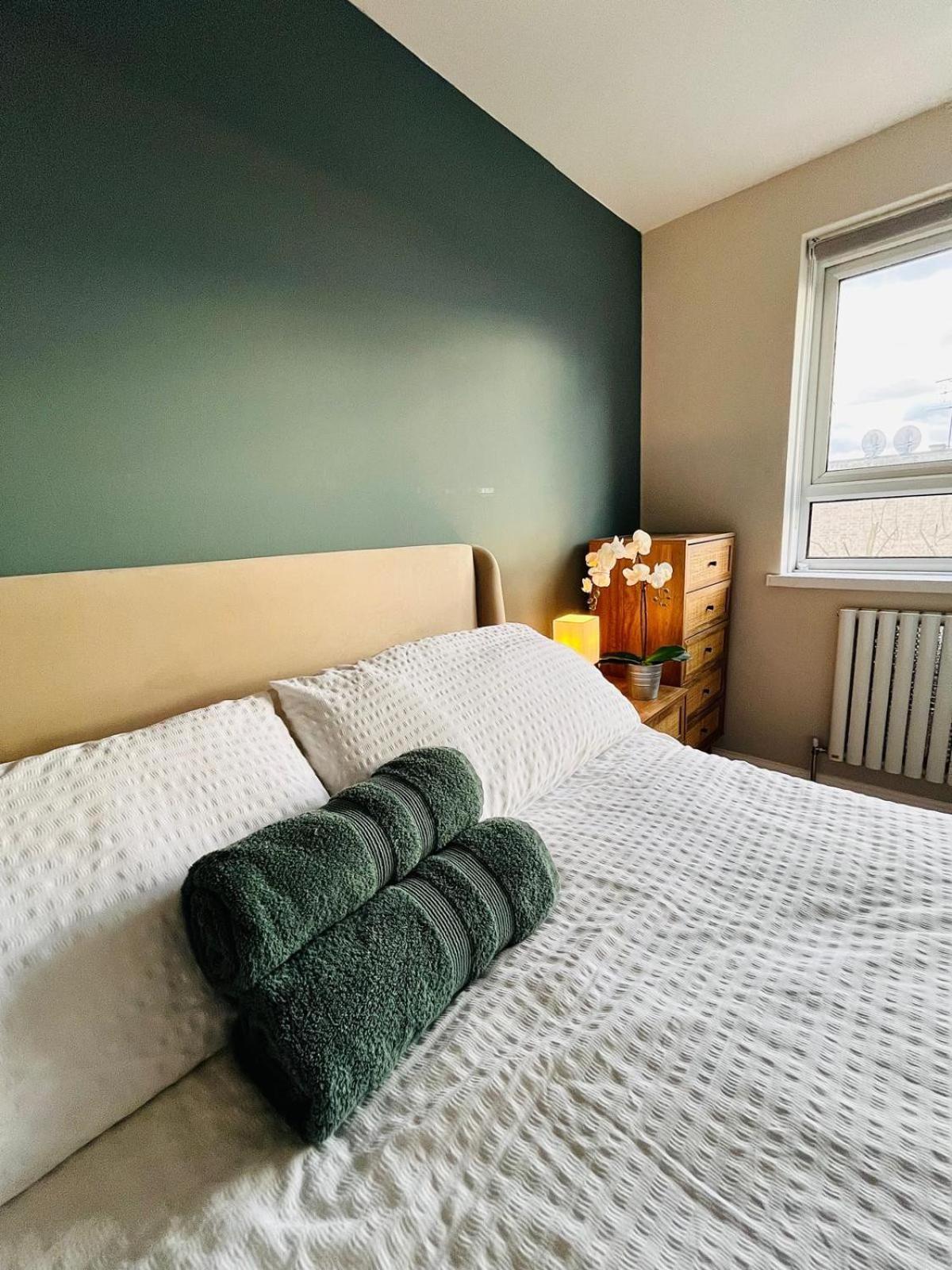2 Bed Flat With Sunny Terrace