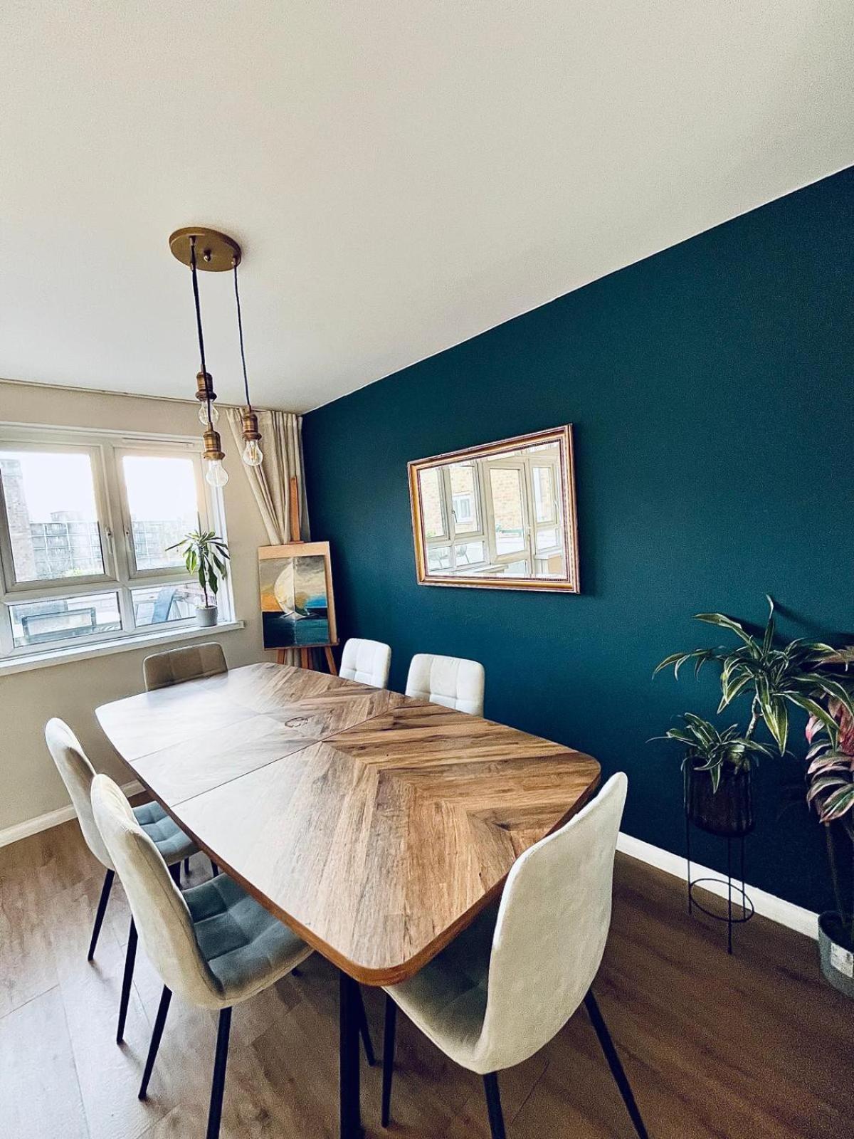 2 Bed Flat With Sunny Terrace * London