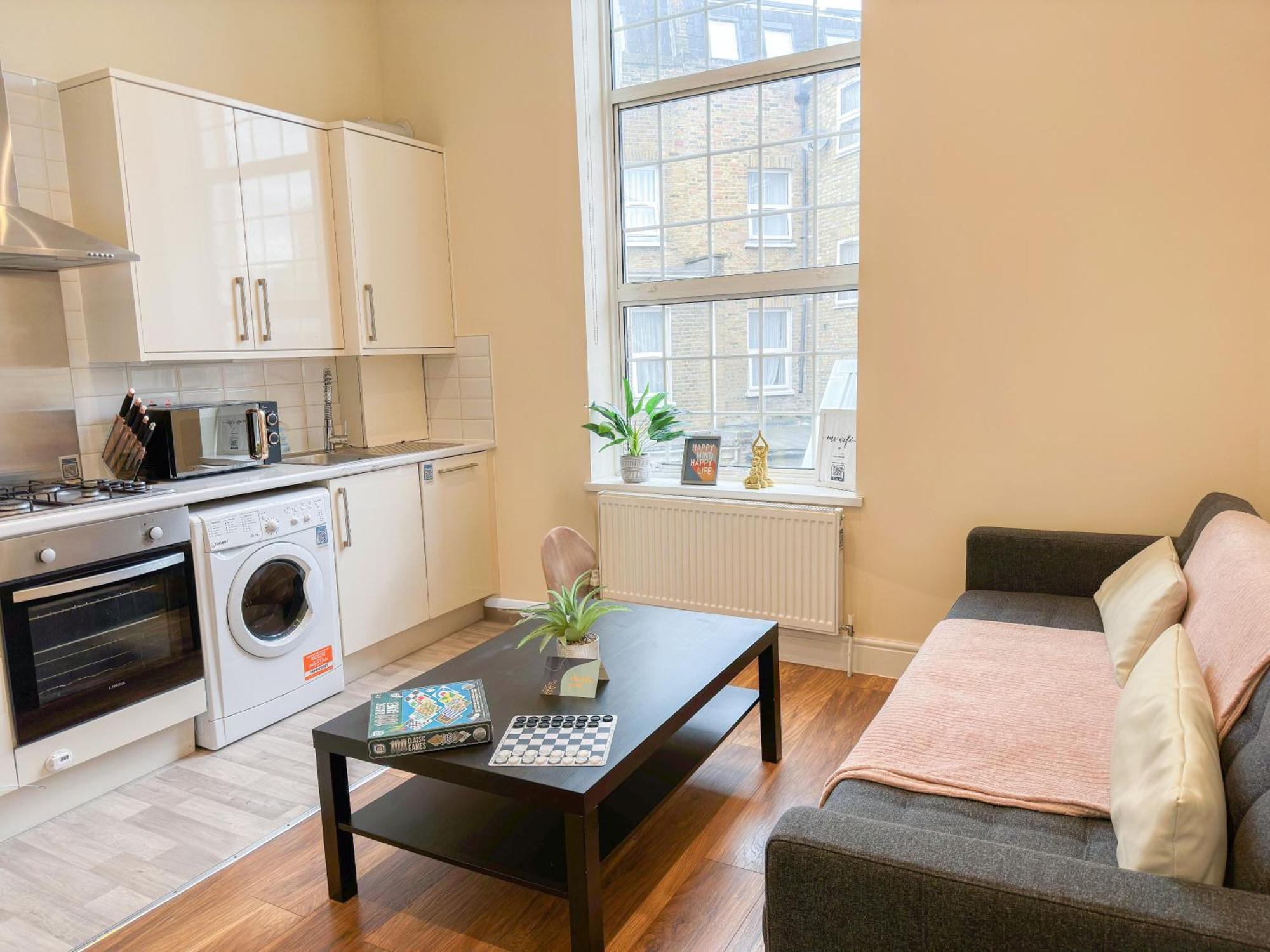 Cozy 2-bedroom With Free Wi-fi In Shepherds Bush Near Westfield Apartment *