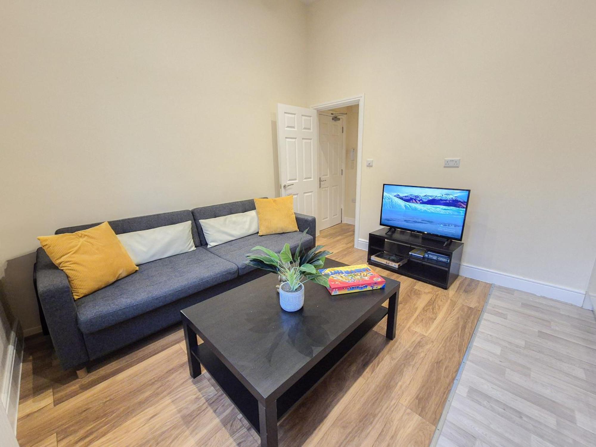 Cozy 2-bedroom With Free Wi-fi In Shepherds Bush Near Westfield Apartment