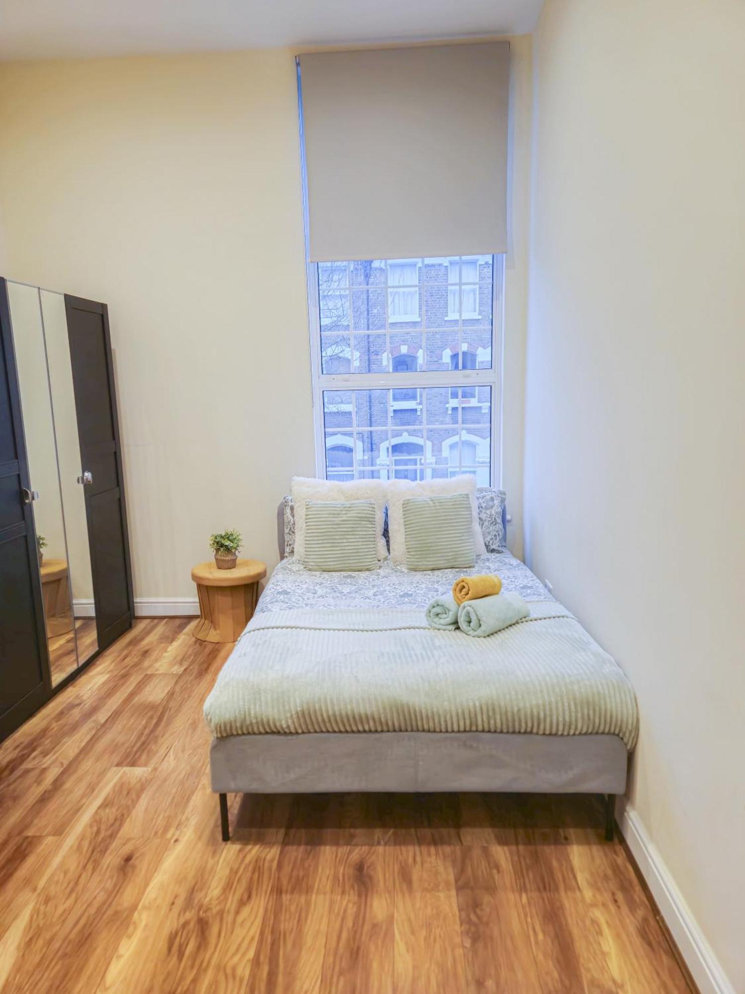Apartment Cozy 2-bedroom With Free Wi-fi In Shepherds Bush Near Westfield London