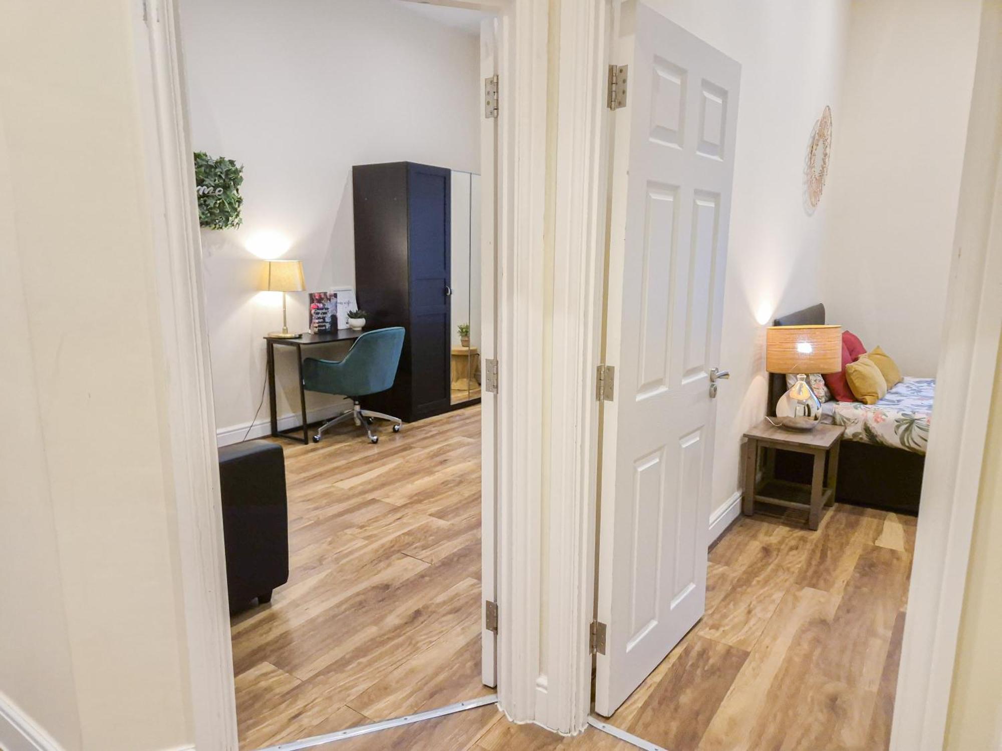 Apartment Cozy 2-bedroom With Free Wi-fi In Shepherds Bush Near Westfield *