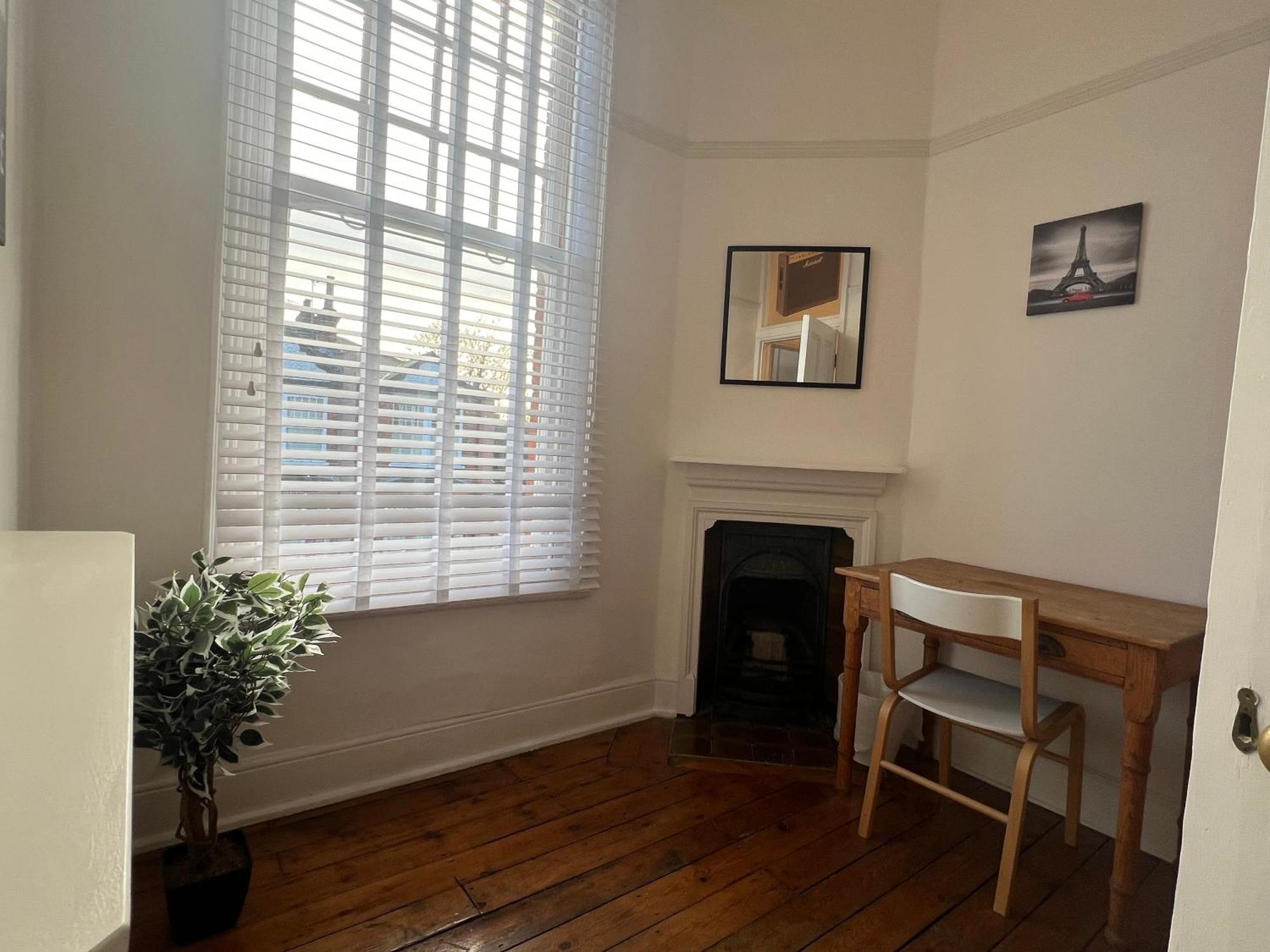 2 Bedroom Luxury Flat In Centre Of Muswell Hill Apartment *