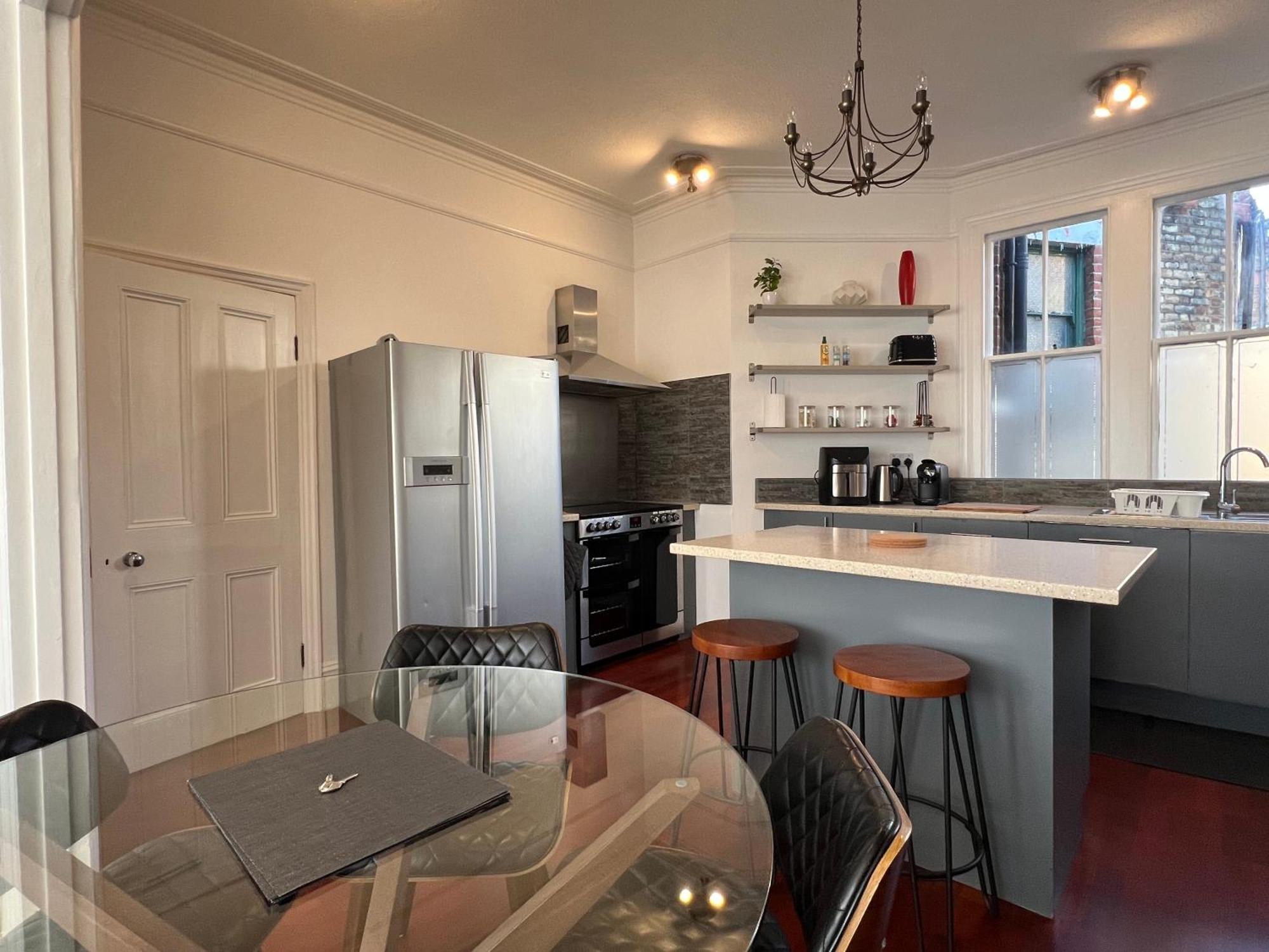 2 Bedroom Luxury Flat In Centre Of Muswell Hill Apartment *