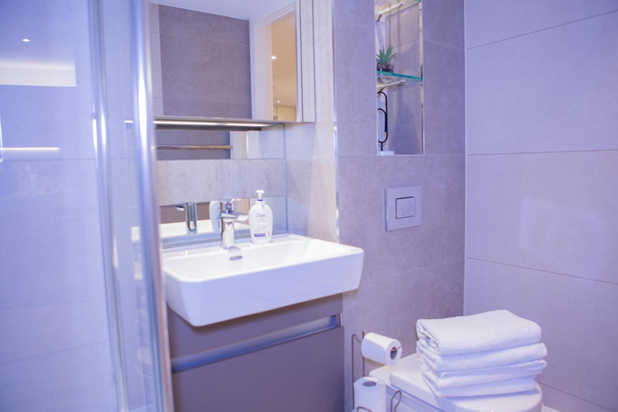 Luxury 1 Bedroom With Riverview *