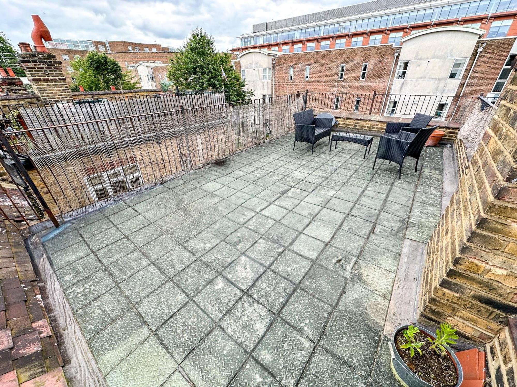 Apartment Refined Hammersmith 3-bedroom With Rooftop Terrace *