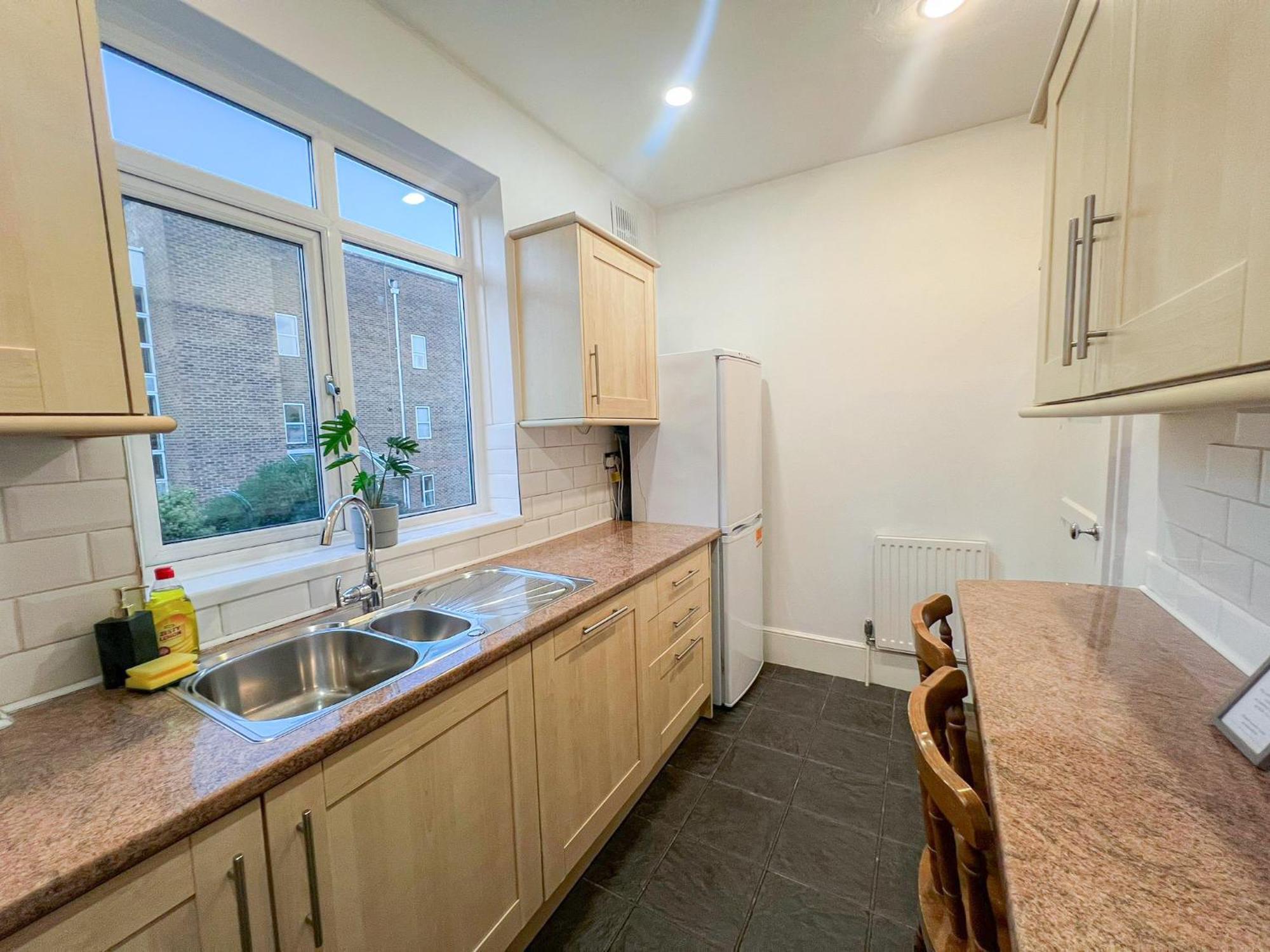 Apartment Refined Hammersmith 3-bedroom With Rooftop Terrace