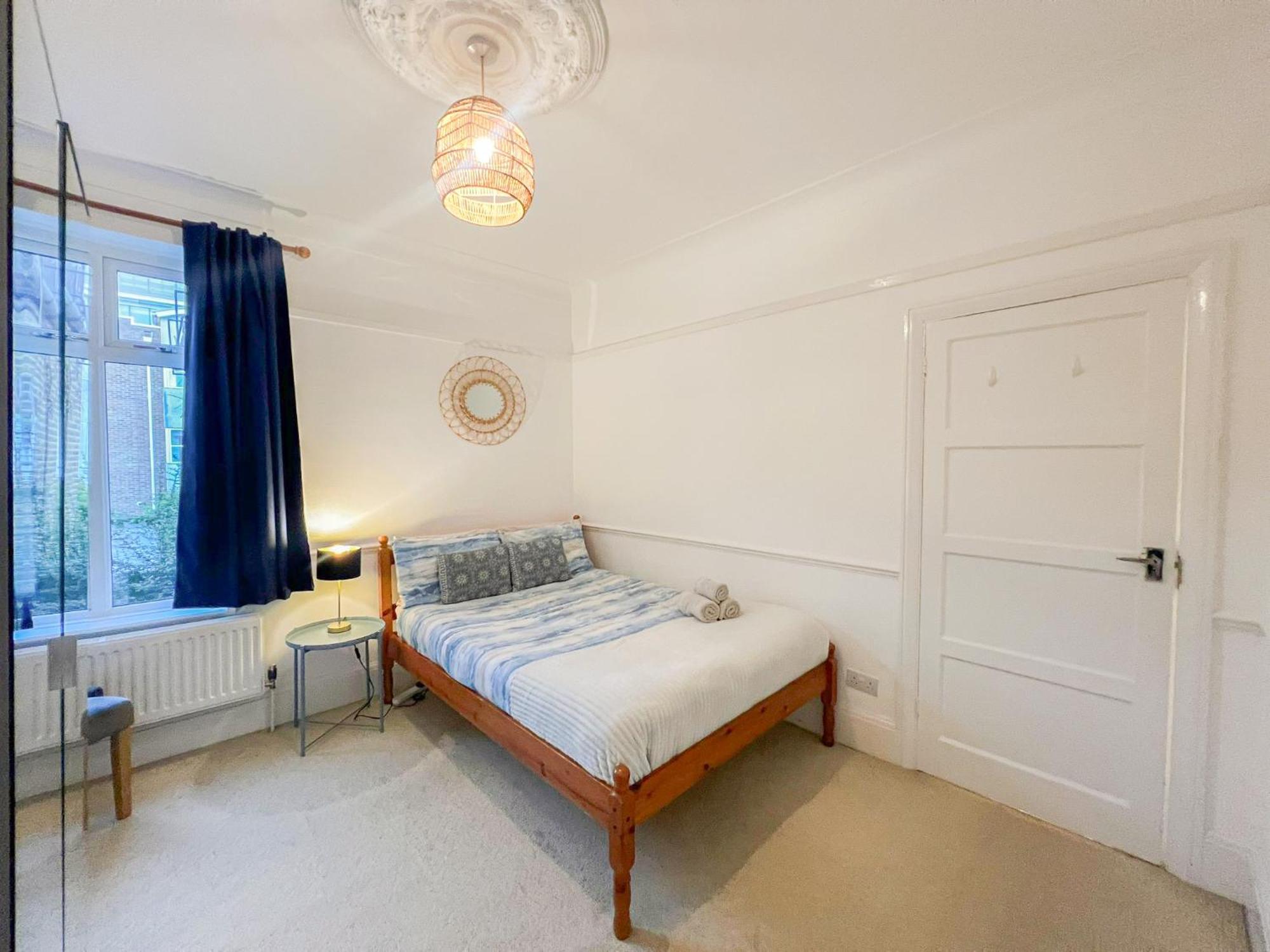 Refined Hammersmith 3-bedroom With Rooftop Terrace London