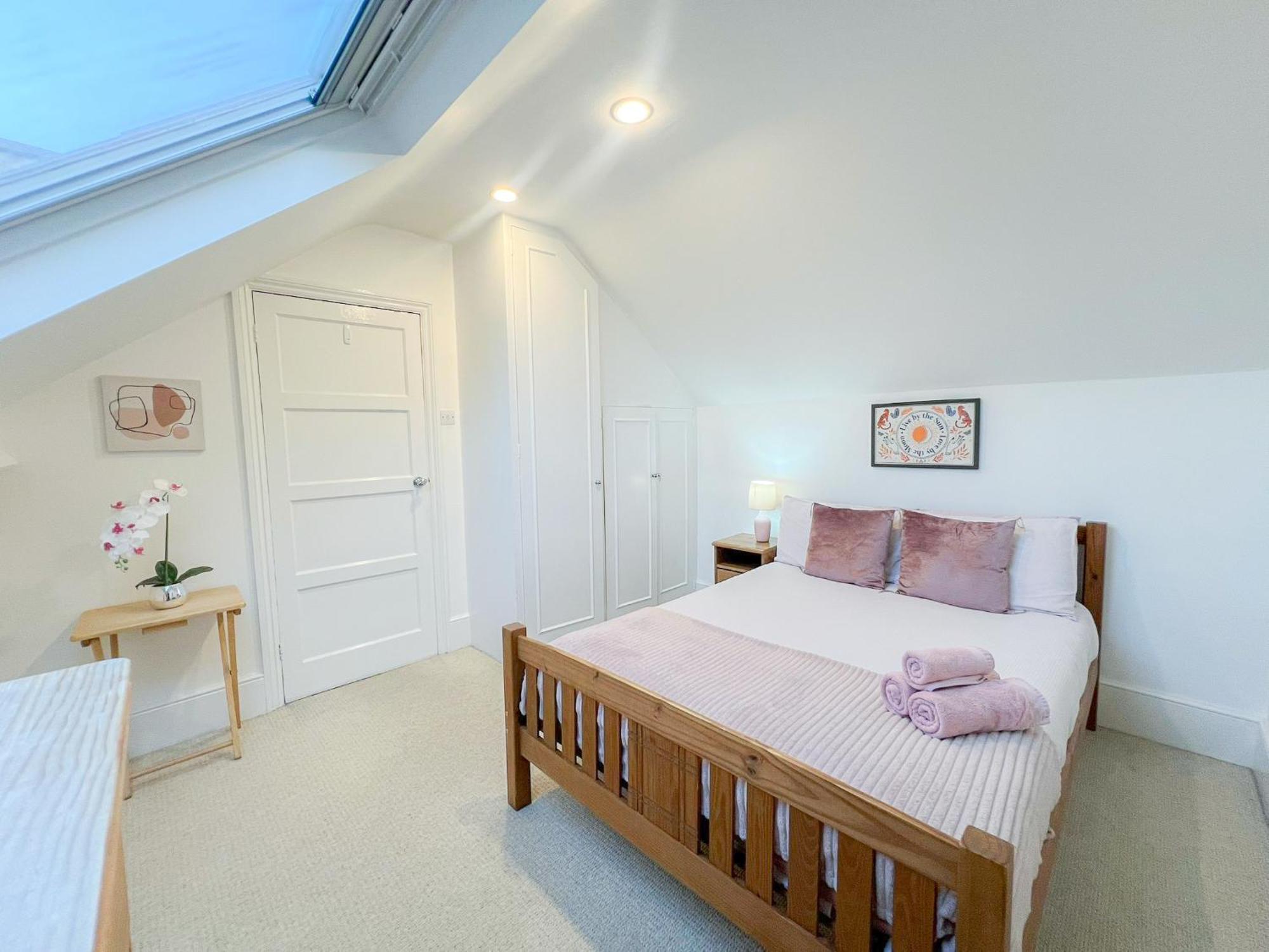 Refined Hammersmith 3-bedroom With Rooftop Terrace * London