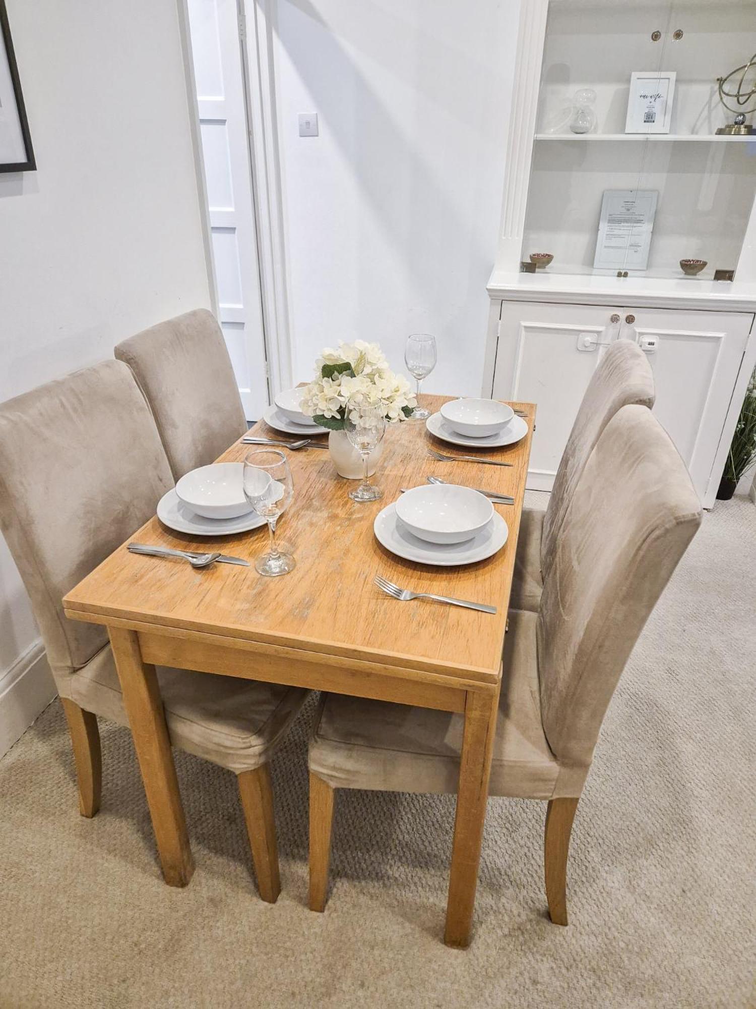 Refined Hammersmith 3-bedroom With Rooftop Terrace Apartment