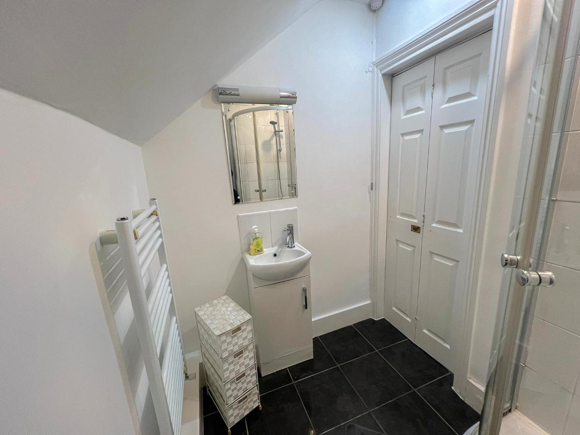 Apartment Refined Hammersmith 3-bedroom With Rooftop Terrace London