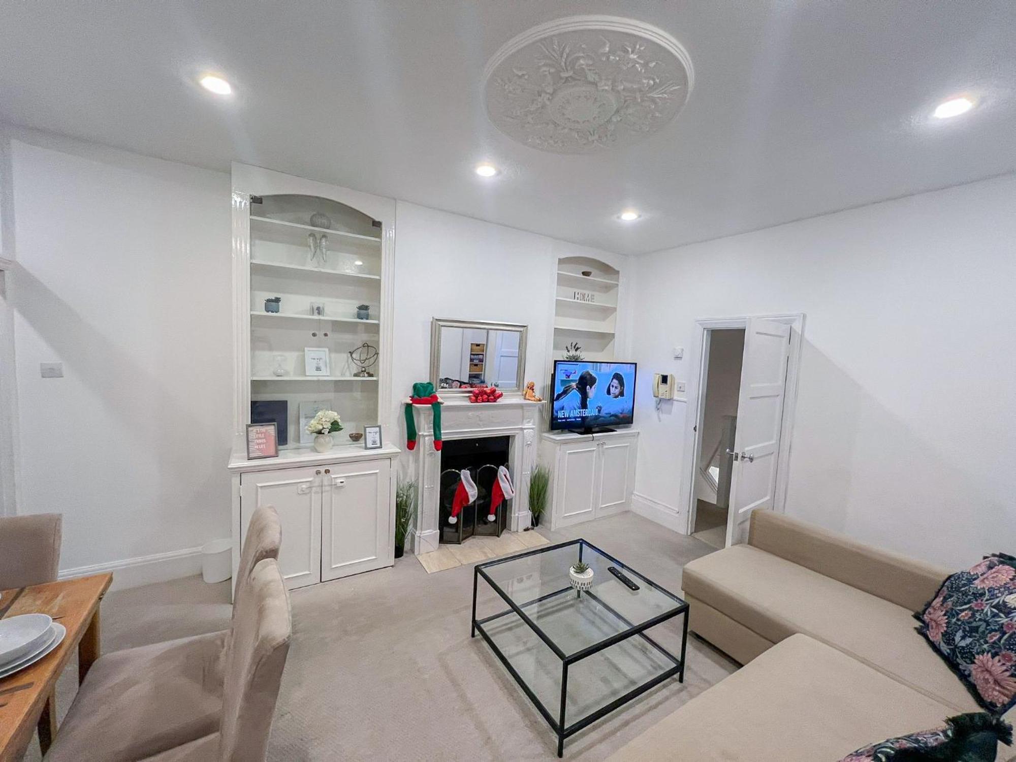 Apartment Refined Hammersmith 3-bedroom With Rooftop Terrace *