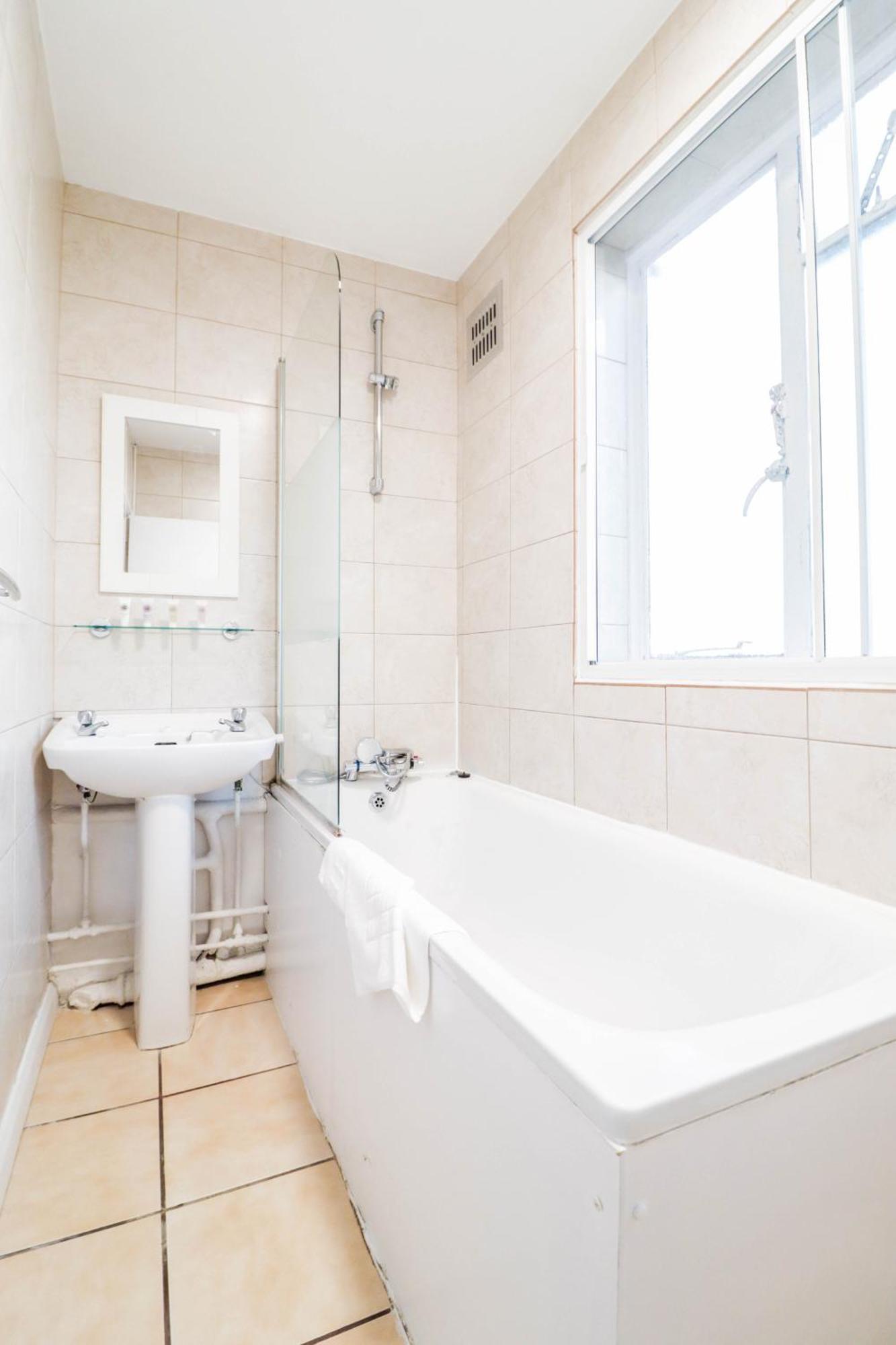 Stylish 3-bedroom Maisonette In Clapham Apartment London