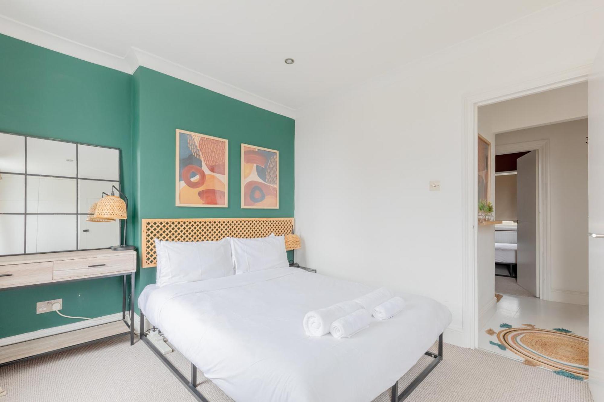 Glorious 2bd Duplex With Balcony Islington Apartment *