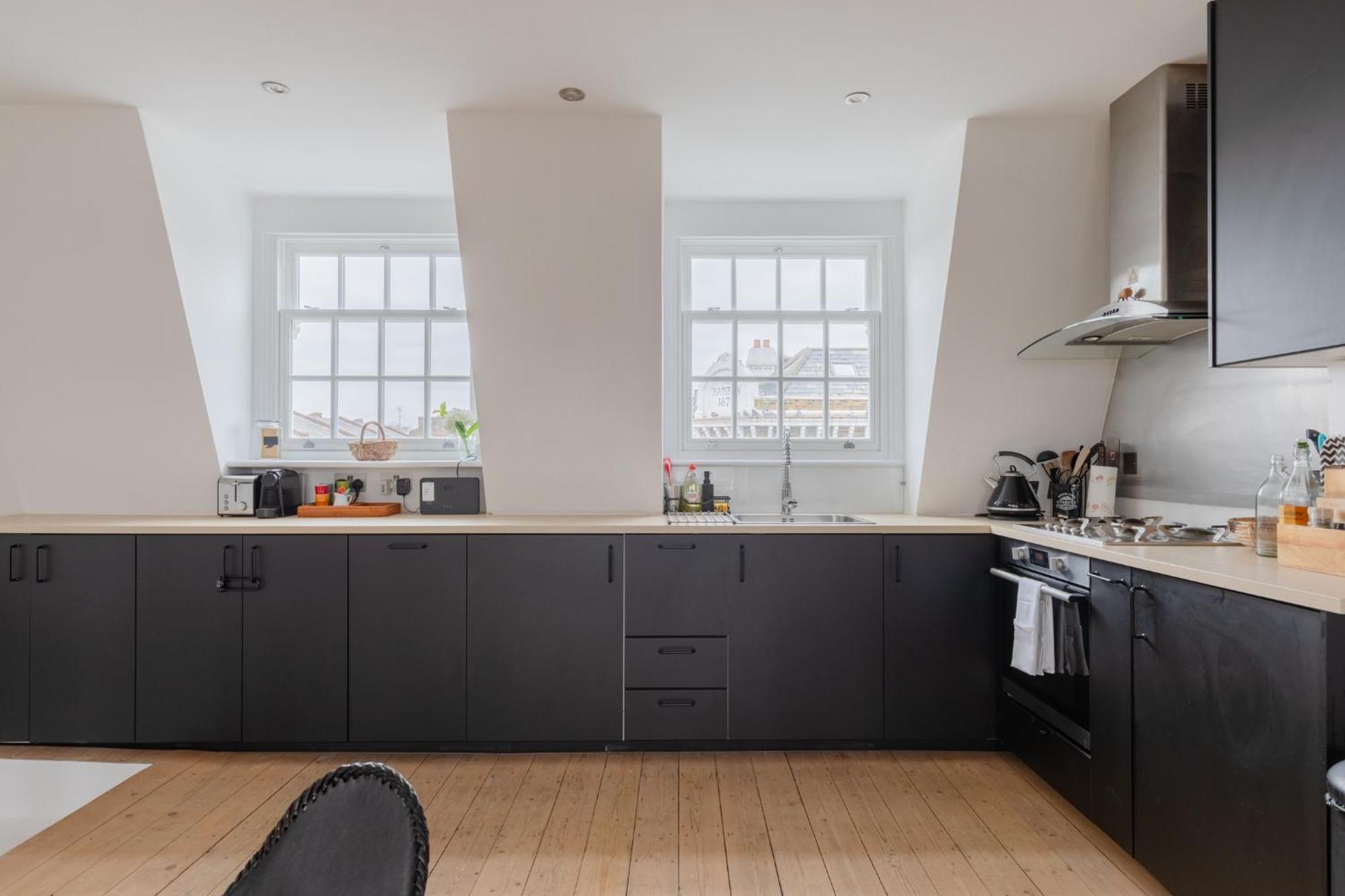 Glorious 2bd Duplex With Balcony Islington Apartment *
