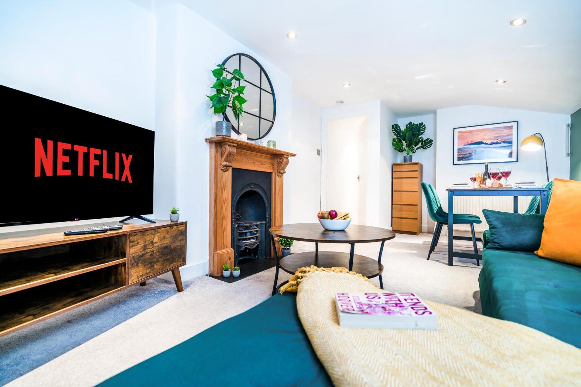 Charming Tooting Hideaway Garden, Resident Parking, Near Tooting Hospital Apartment *