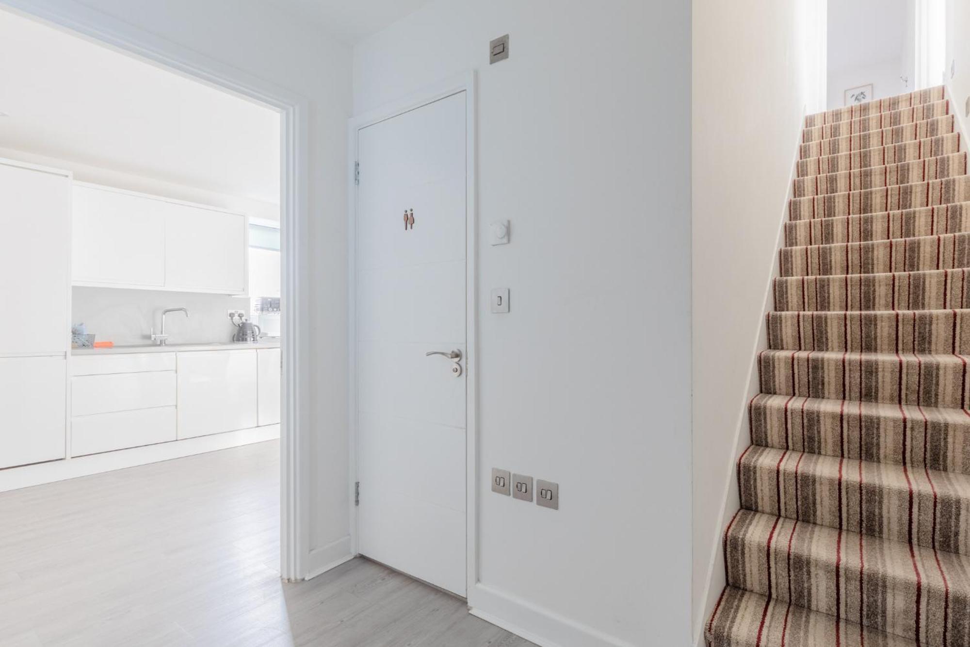 Spacious 3bd Flat Near Airport Apartamento Londres