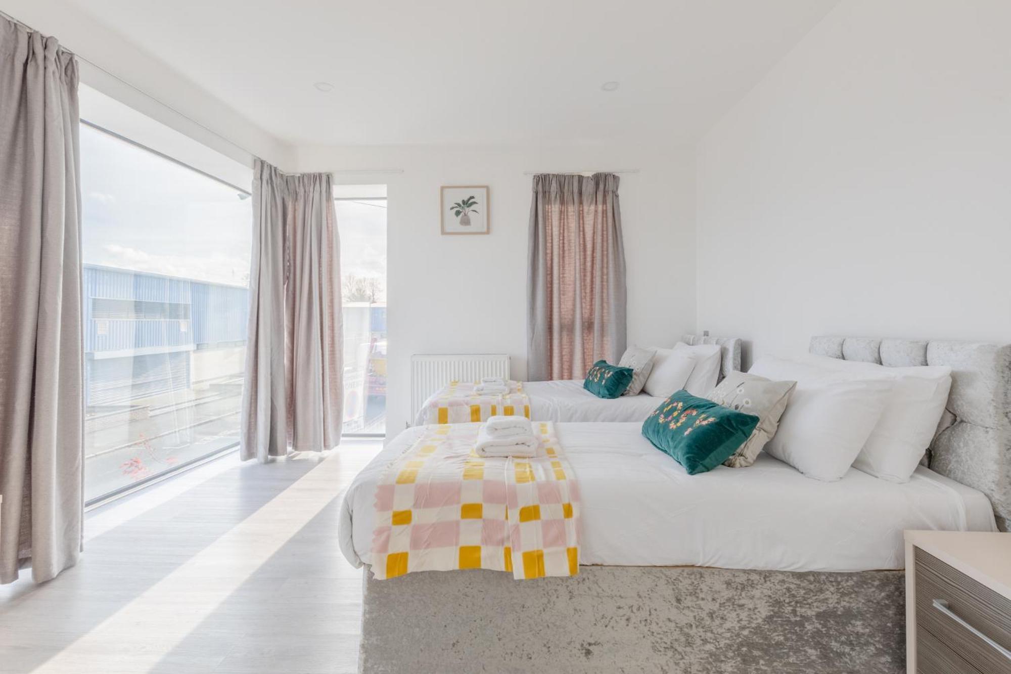 Spacious 3bd Flat Near Airport Apartamento *