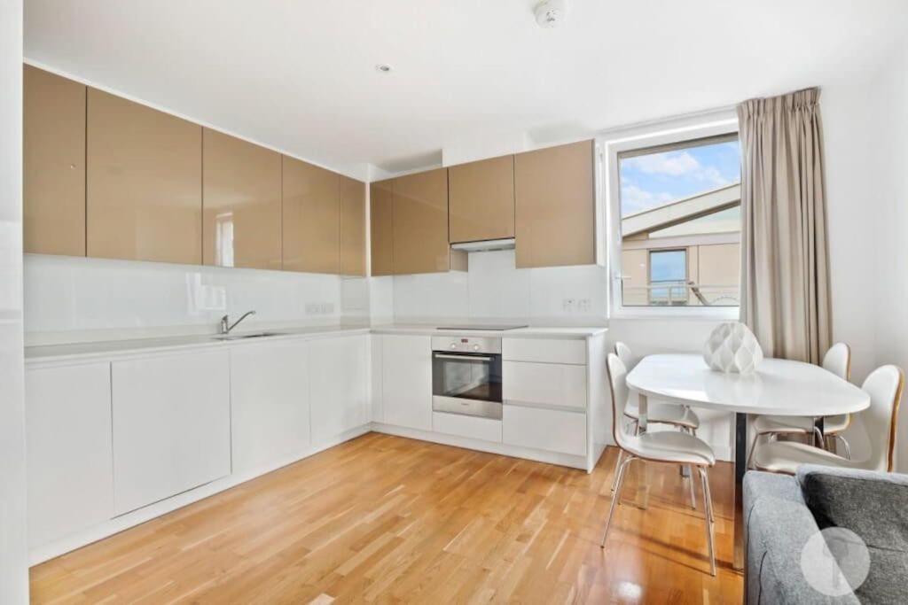 Apartment Modern 3 Bedroom - Olympic Park - E20 Stratford