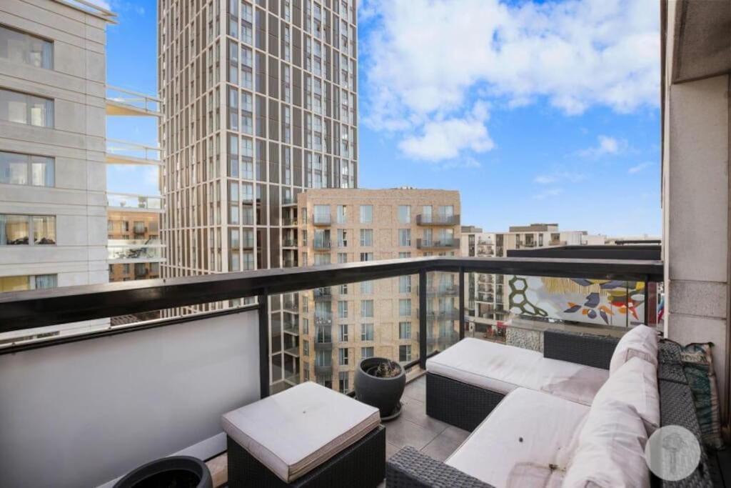 Modern 3 Bedroom - Olympic Park - E20 Stratford Apartment London