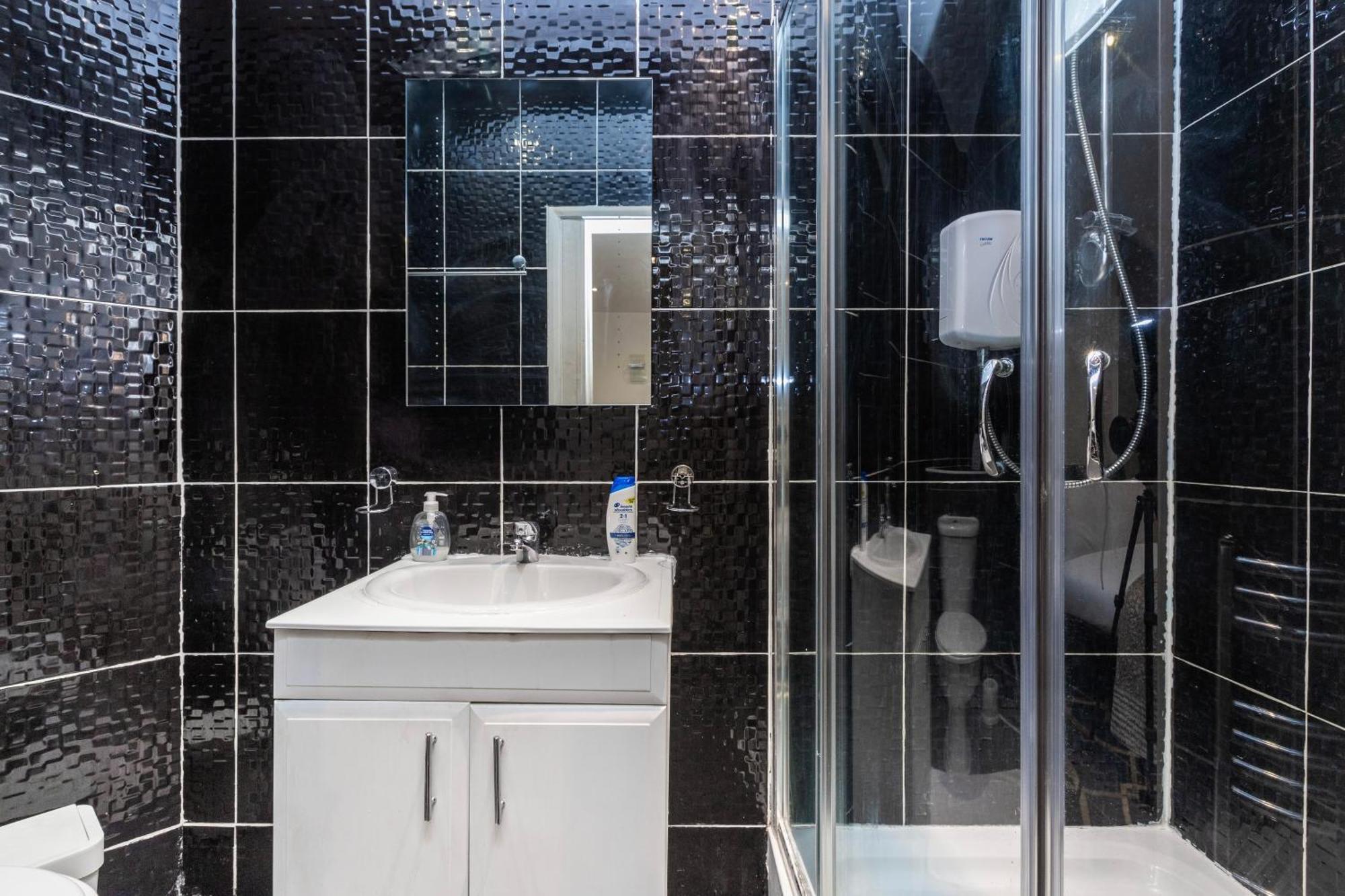 Aparthotel Hyde Park & 3*