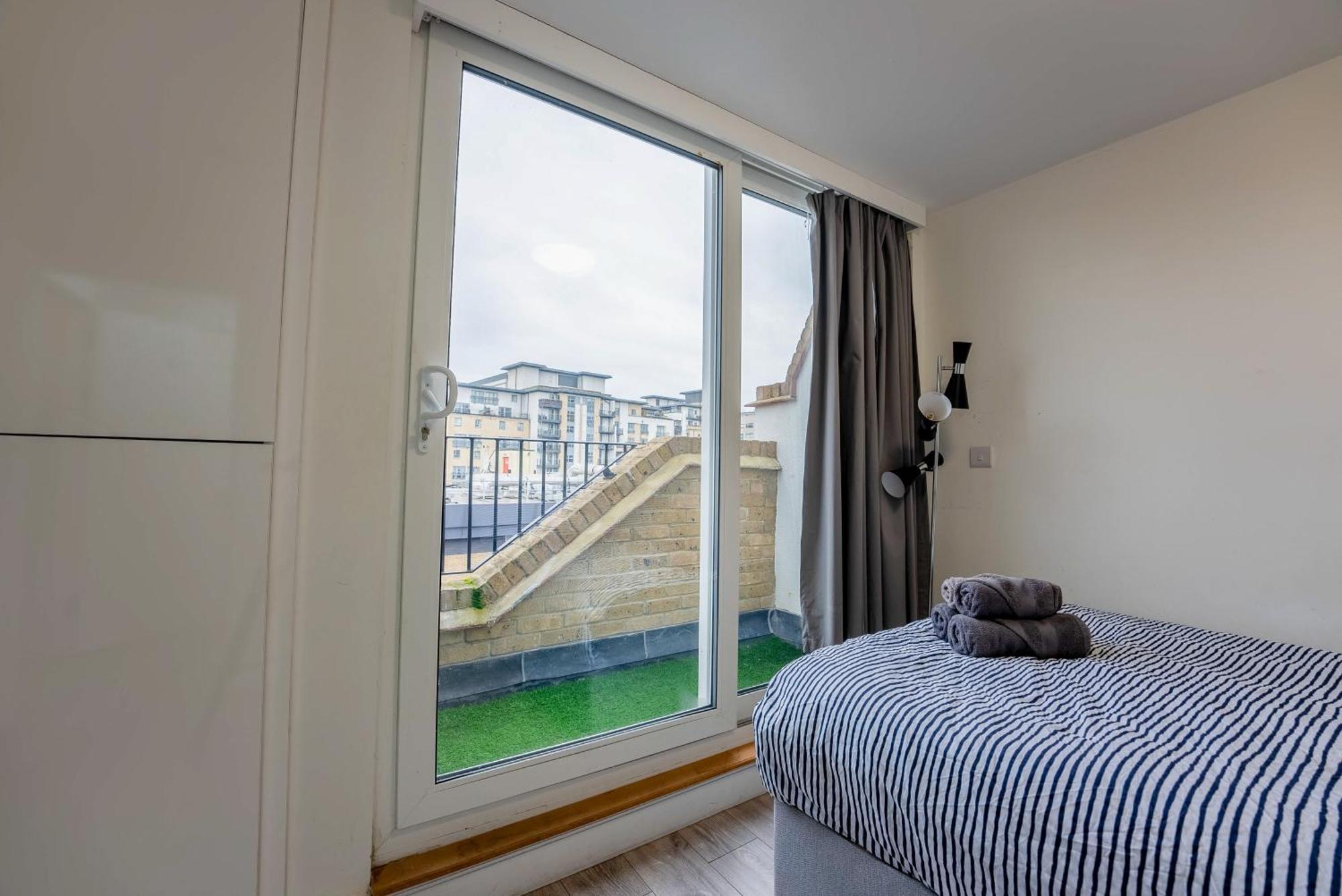 Apartamento Home-like 1-br Flat In Victoria Londres