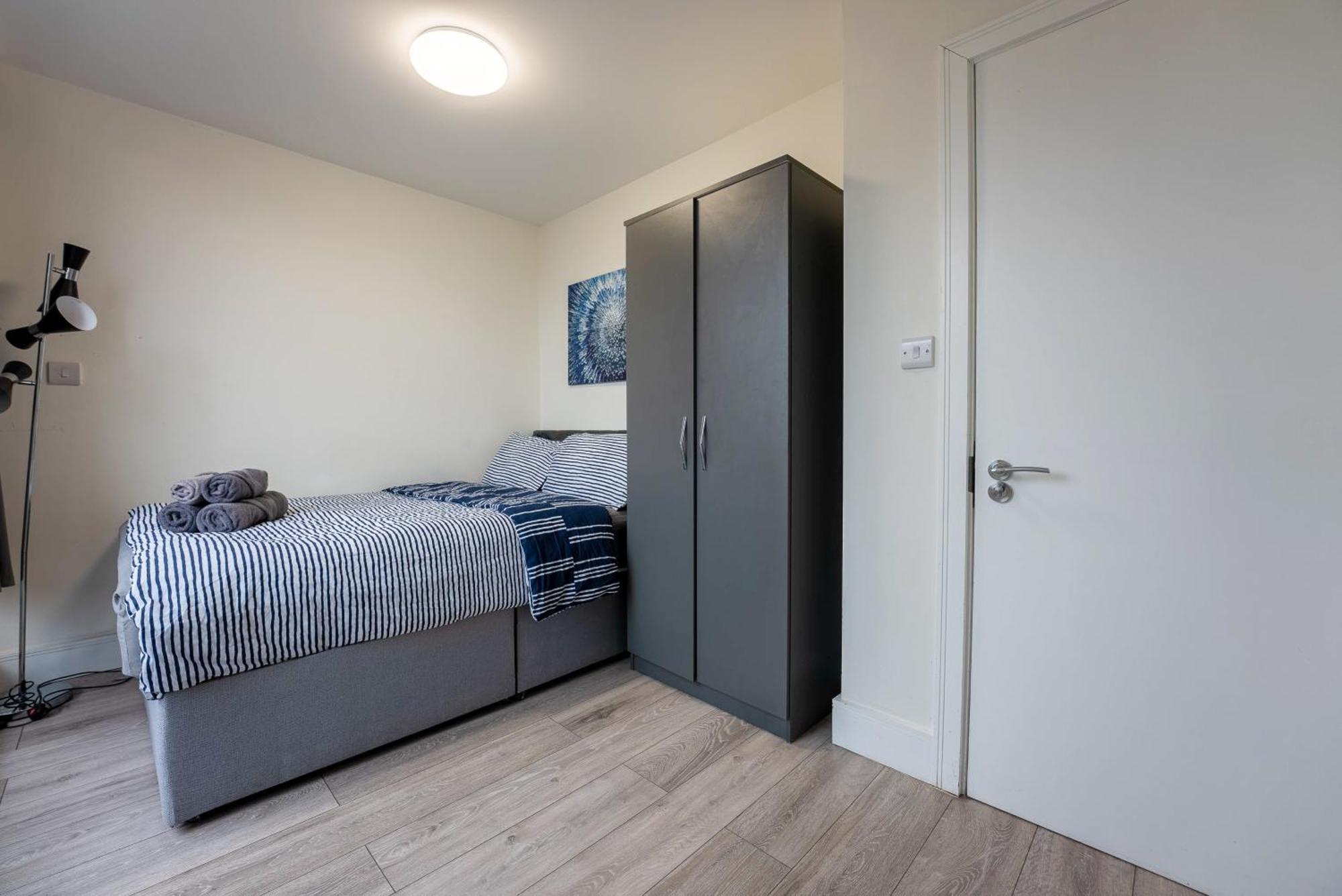 Home-like 1-br Flat In Victoria Apartamento