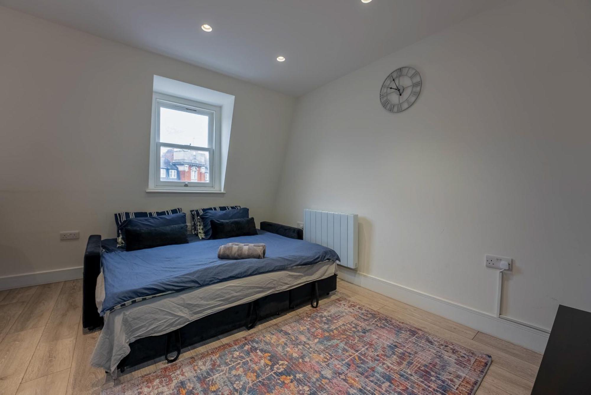 Home-like 1-br Flat In Victoria