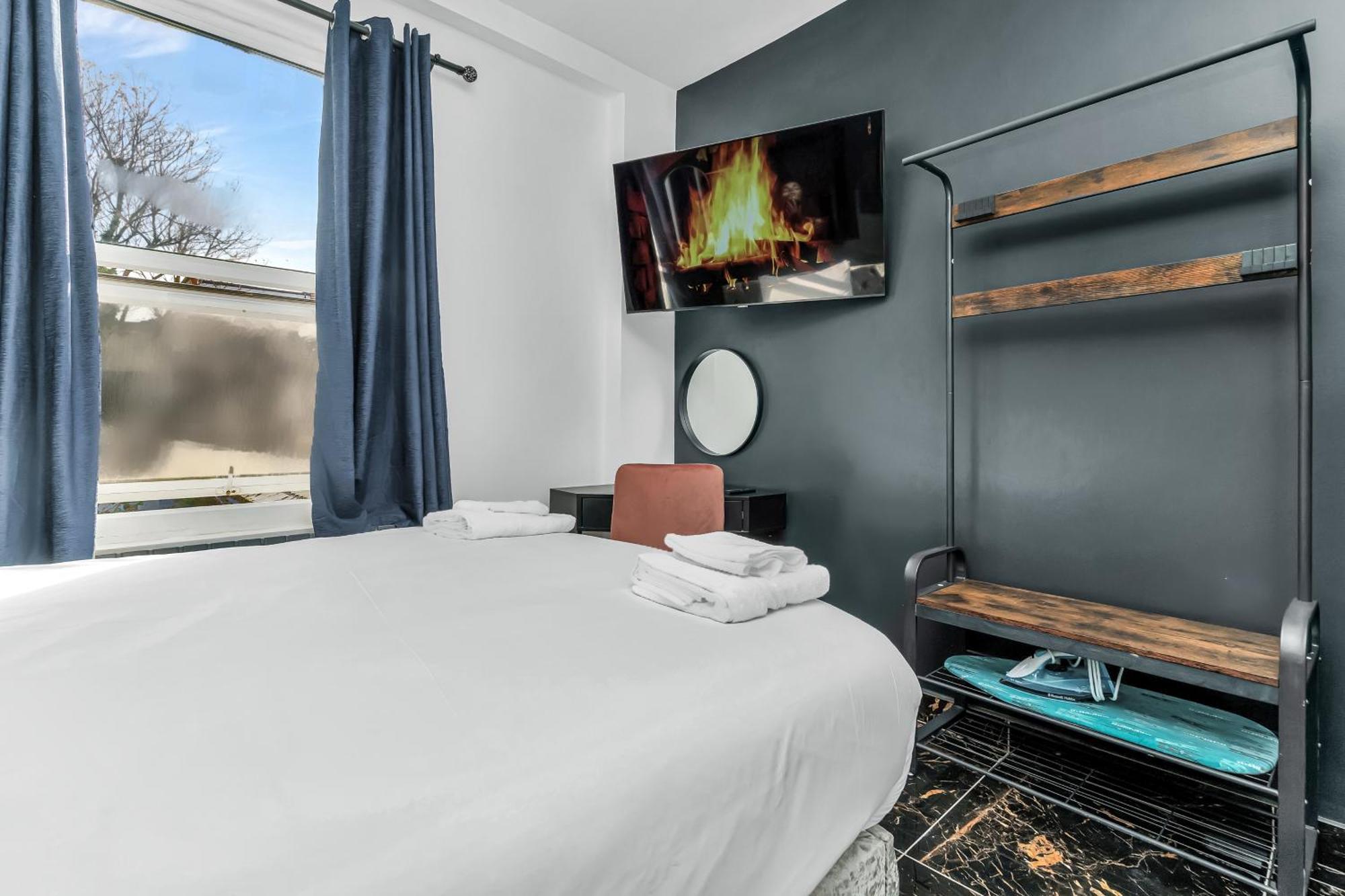 G Eighty Four Aparthotel London