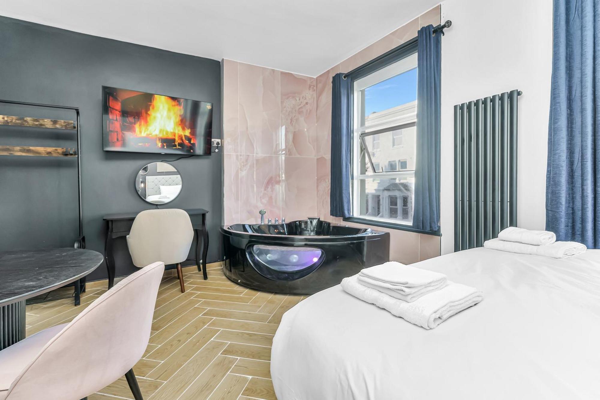 G Eighty Four Aparthotel London