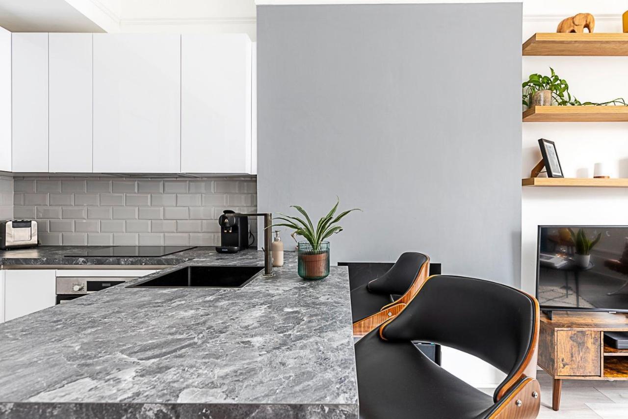 Stylish Hideaway Flat At Milton Park Highgate Apartment