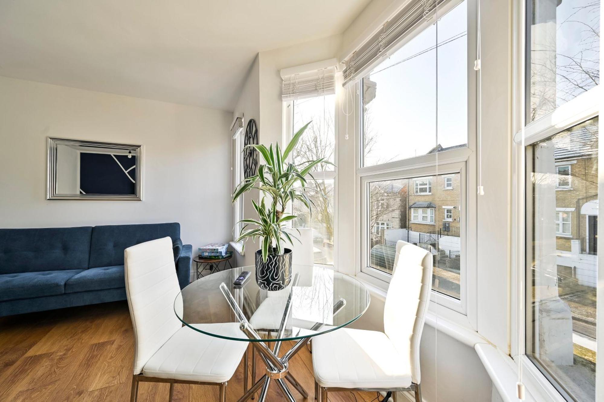Leilighet 2-bed, Sleeps 8 In Leyton E10, Near Stratford *