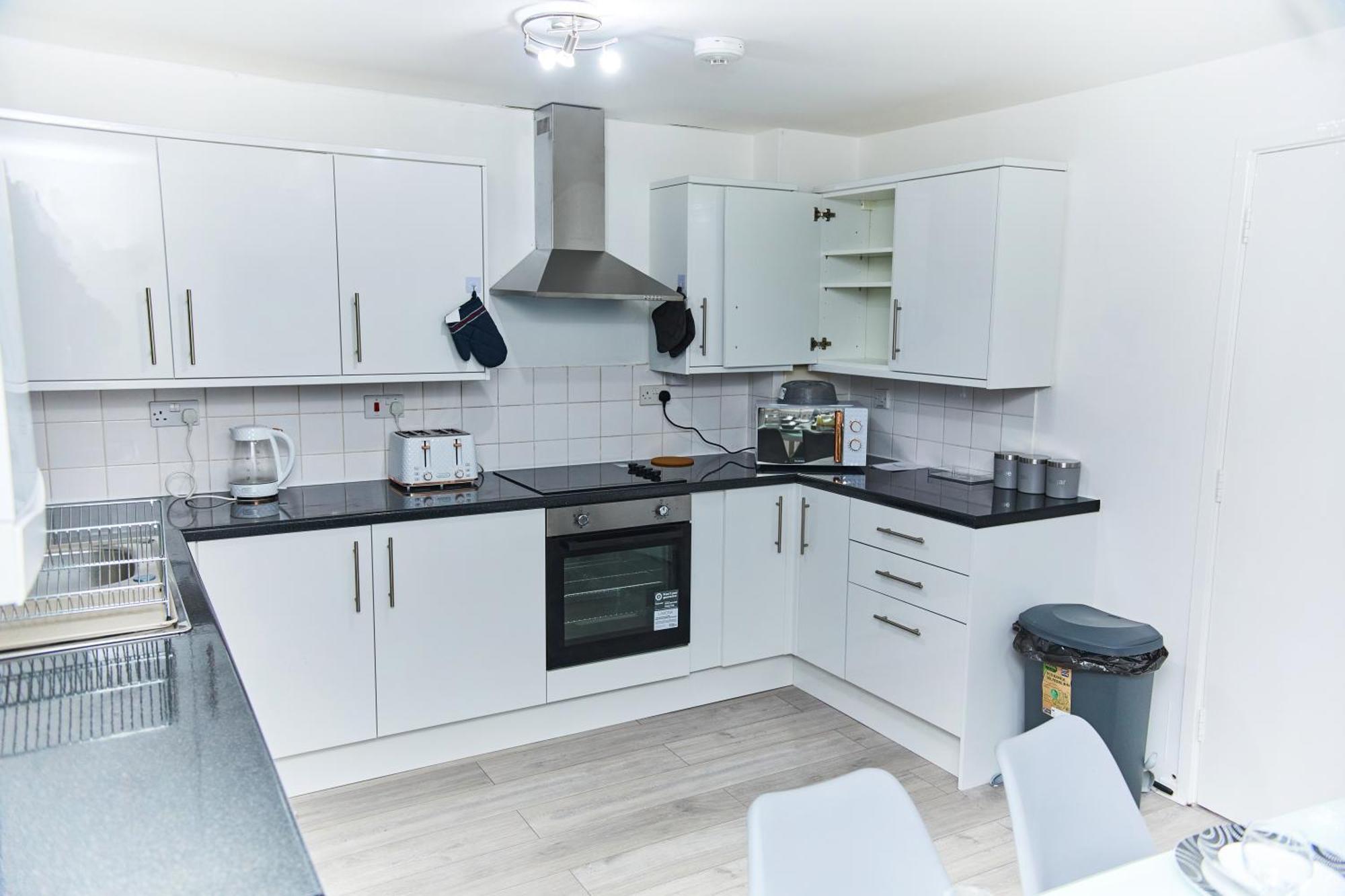 Emerald Haven 5 Star Proximity Apartment