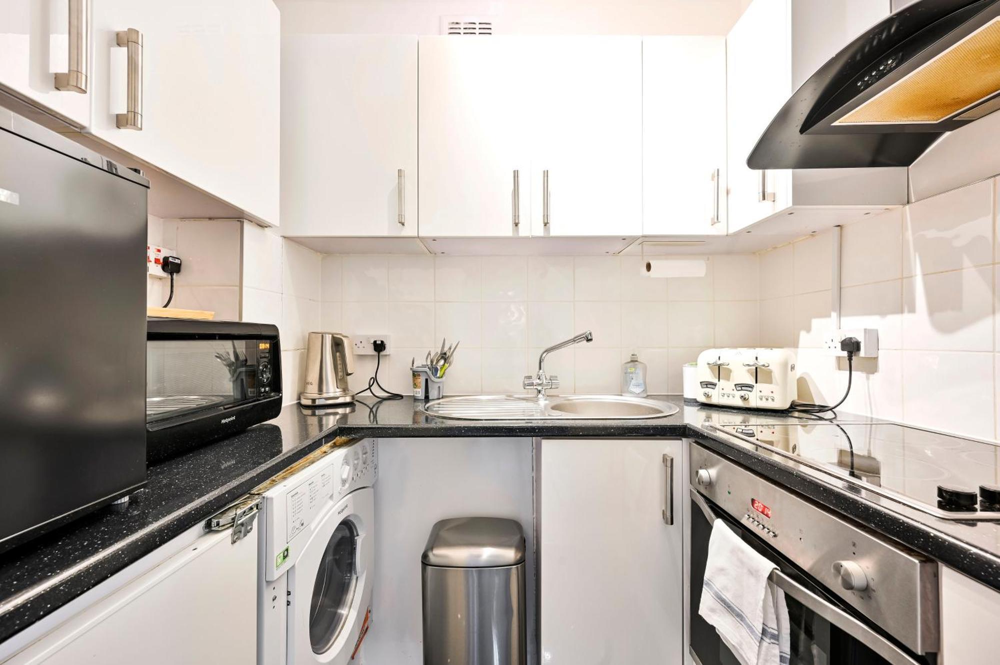 Westminster Flat For Families & Business Travelers, Steps To Landmarks! Apartamento Londres