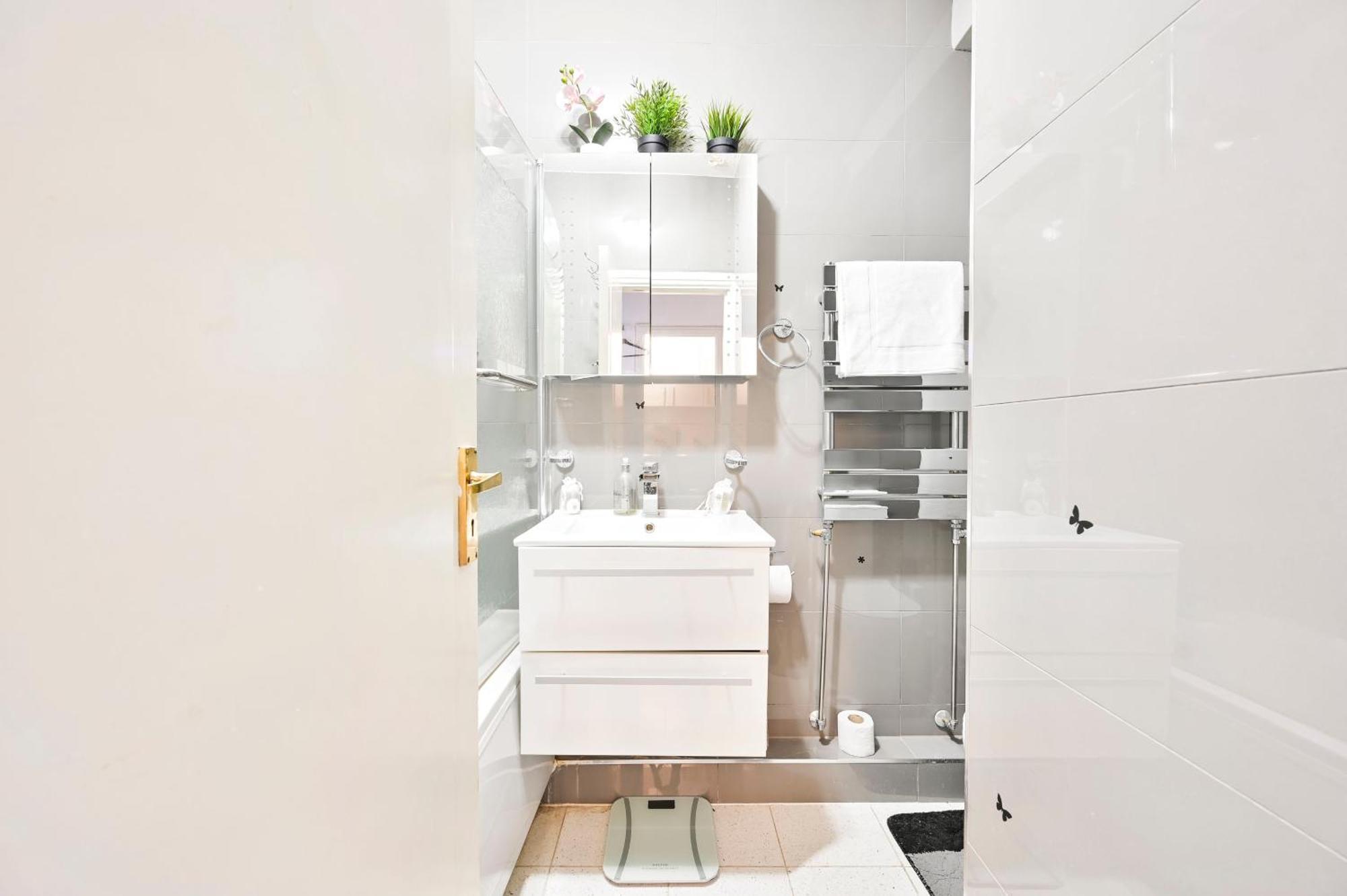 Apartamento Westminster Flat For Families & Business Travelers, Steps To Landmarks!