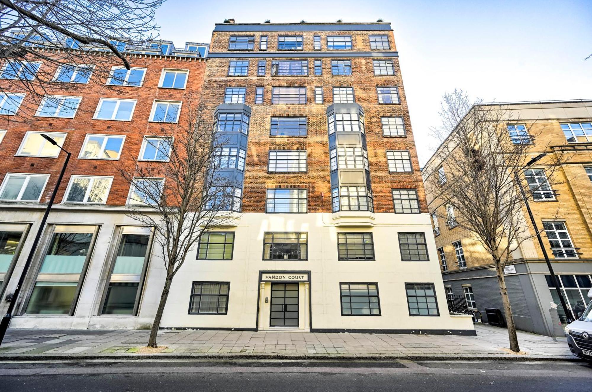 Westminster Flat For Families & Business Travelers, Steps To Landmarks! Apartamento Londres