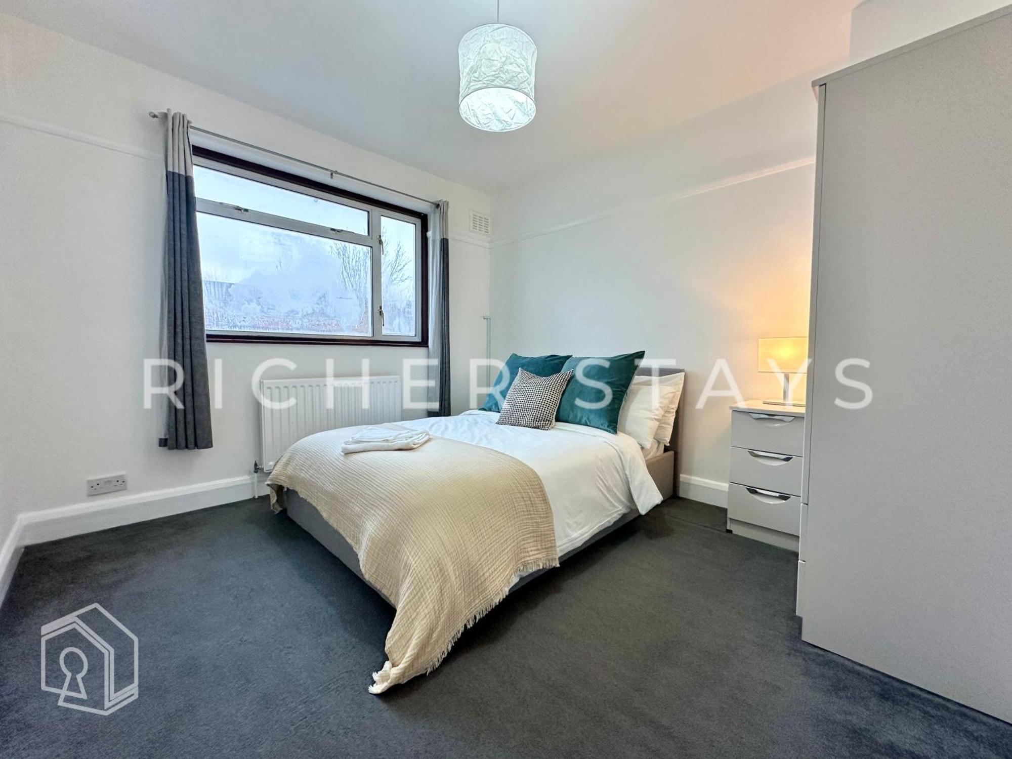 Holiday home Wembley Large 4-bedroom House, Driveway And Garden