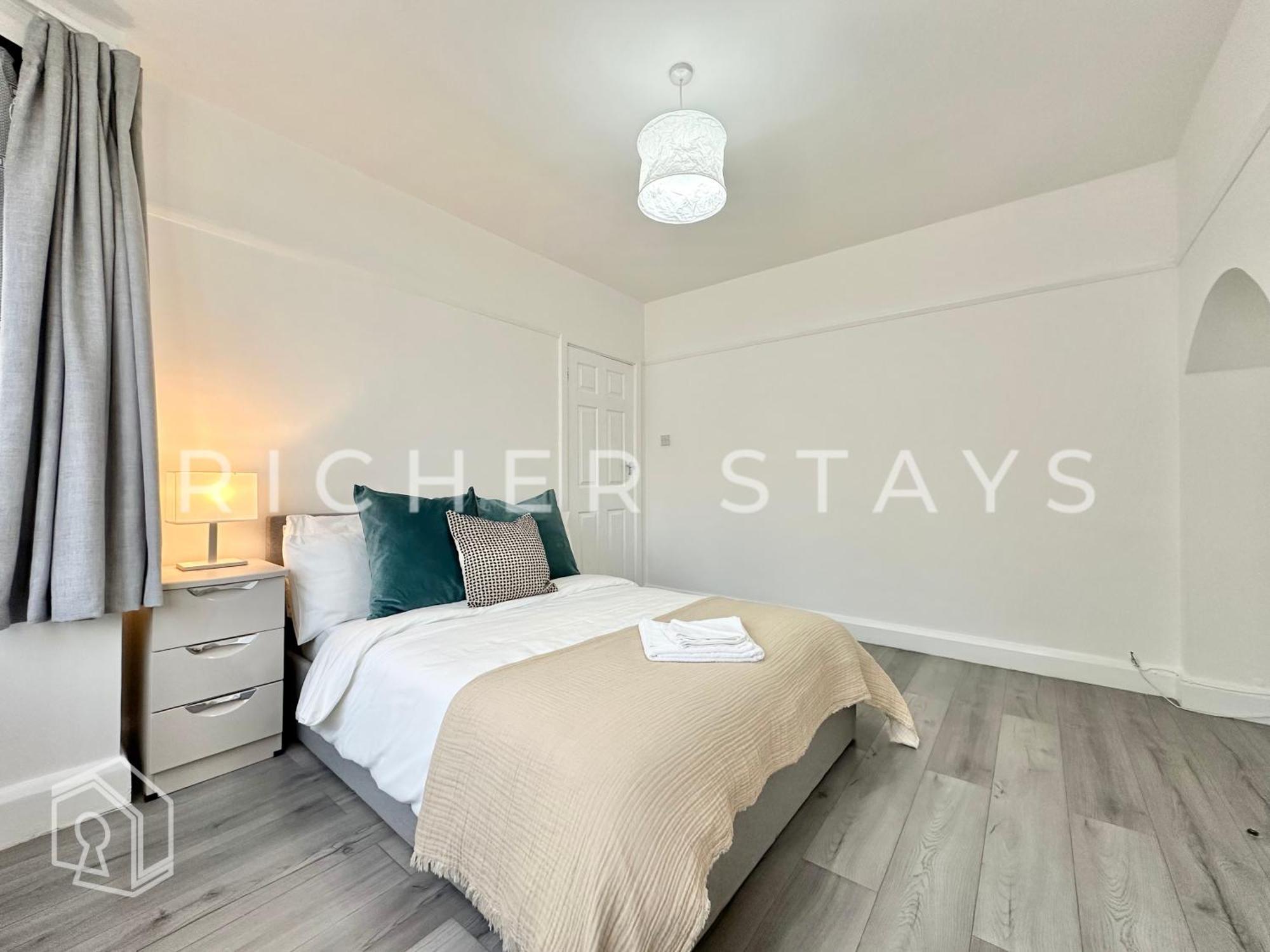 Holiday home Wembley Large 4-bedroom House, Driveway And Garden London